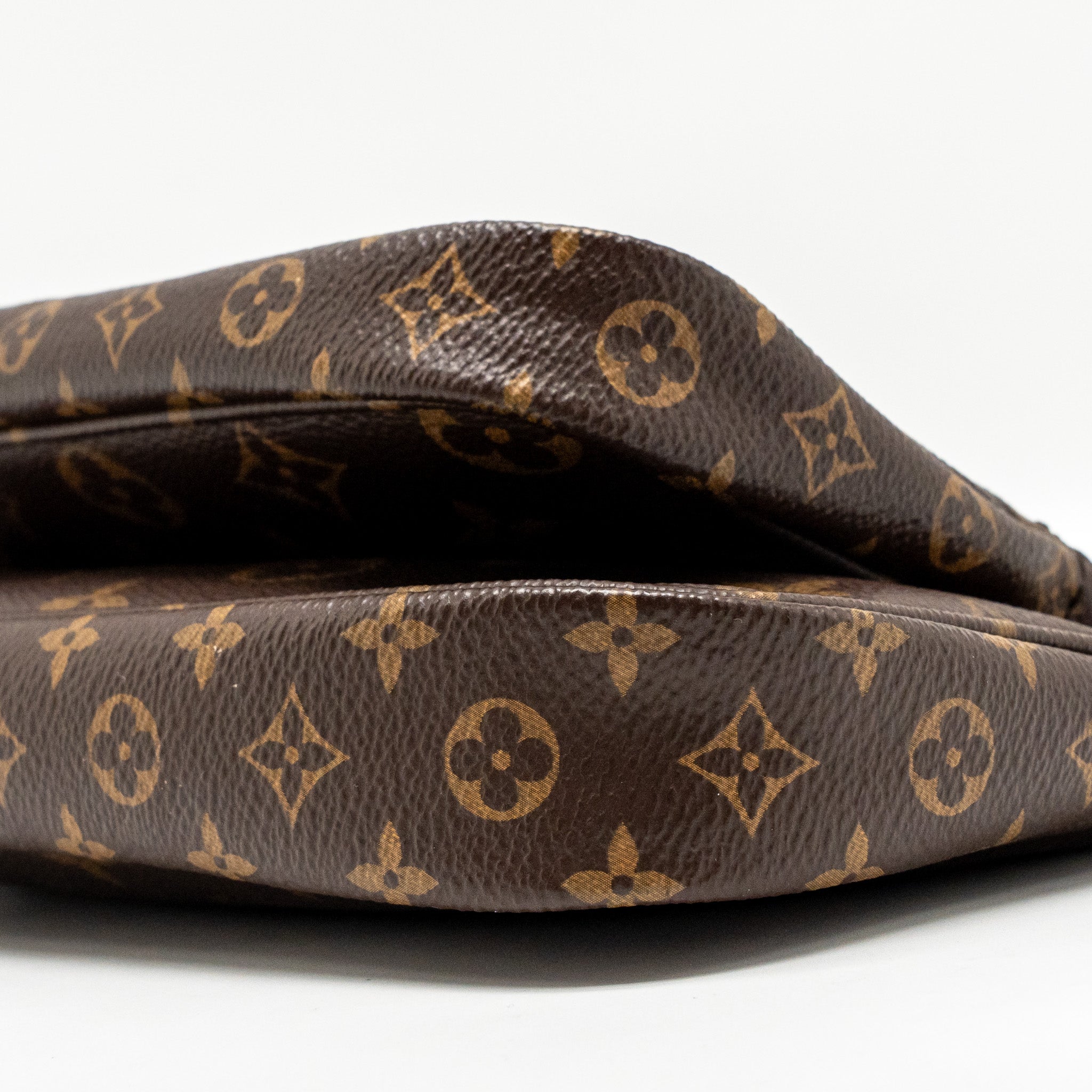 louis-vuitton-multi-pochette-accessories-khaki-strap-monogram-canvas-ghw-1