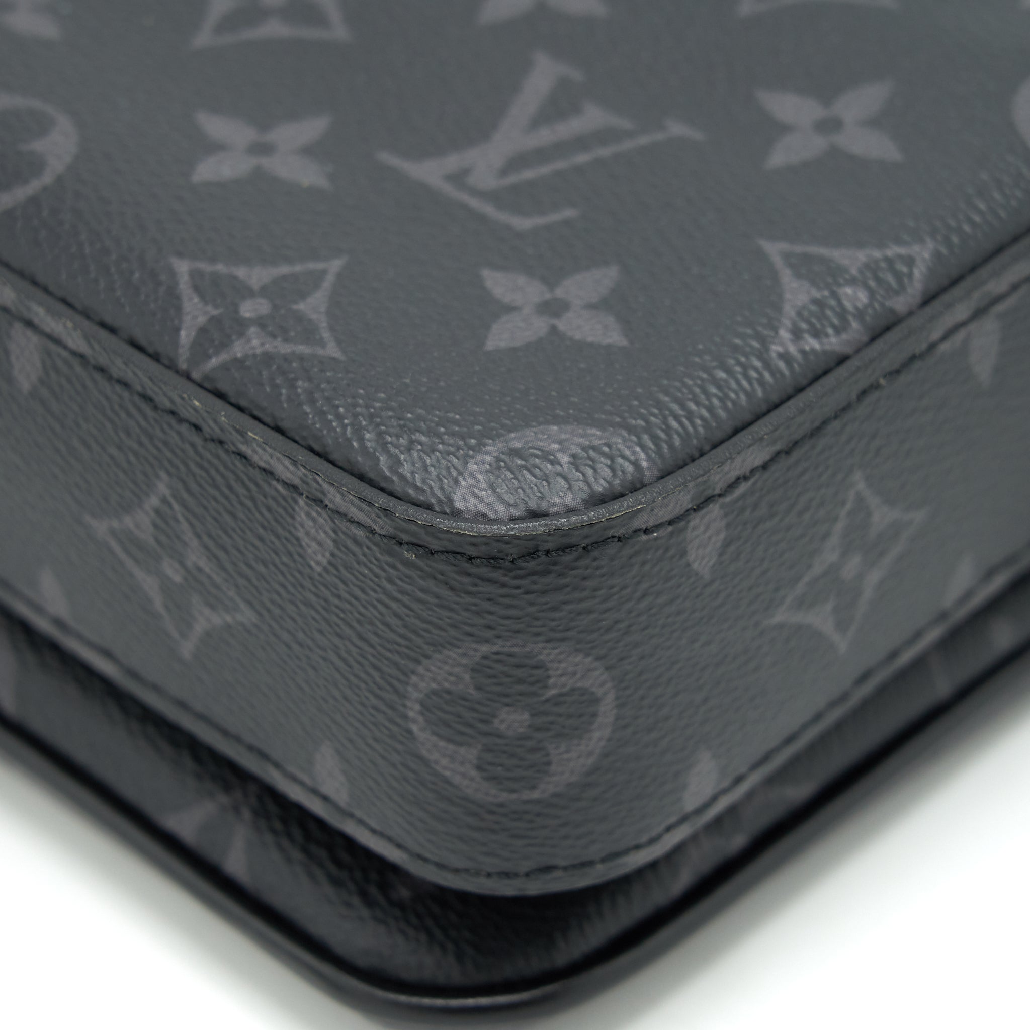 louis-vuitton-trio-messenger-monogram-eclipse-canvas-shw