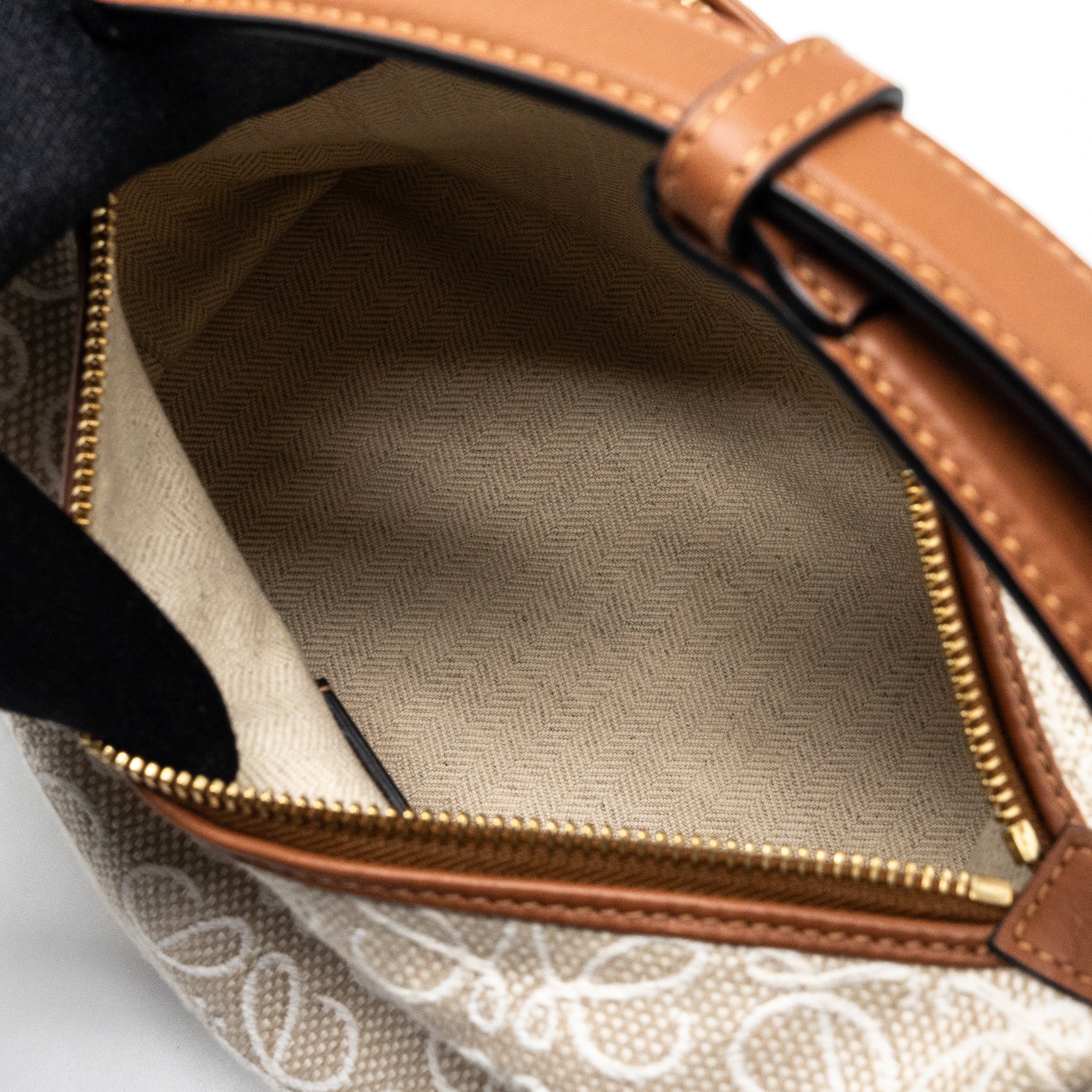 loewe-small-cubi-bag-anagram-jacquard-calfskin-beige-brown-ghw