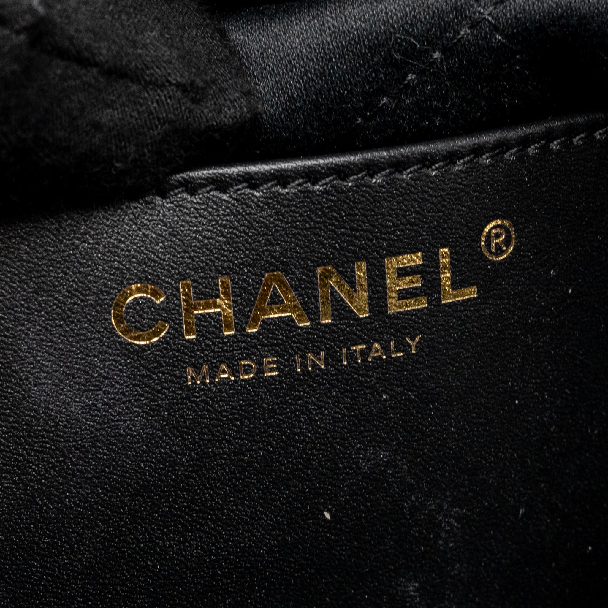 chanel-mini-22-bag-shiny-calfskin-black-ghw-microchip-6