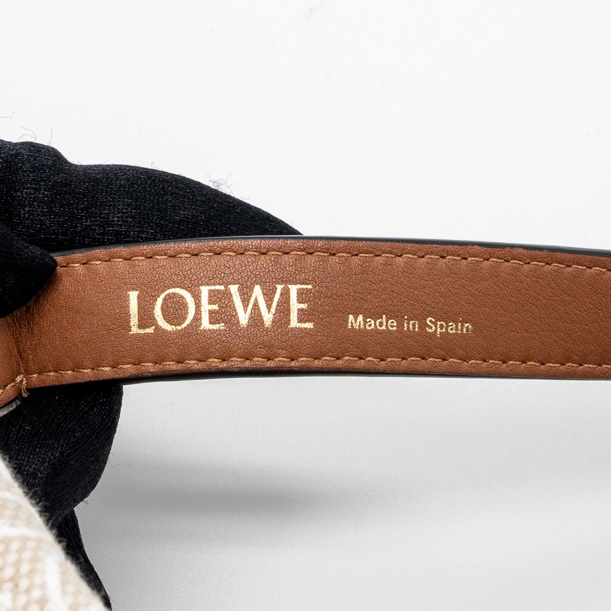 loewe-small-cubi-bag-anagram-jacquard-calfskin-beige-brown-ghw
