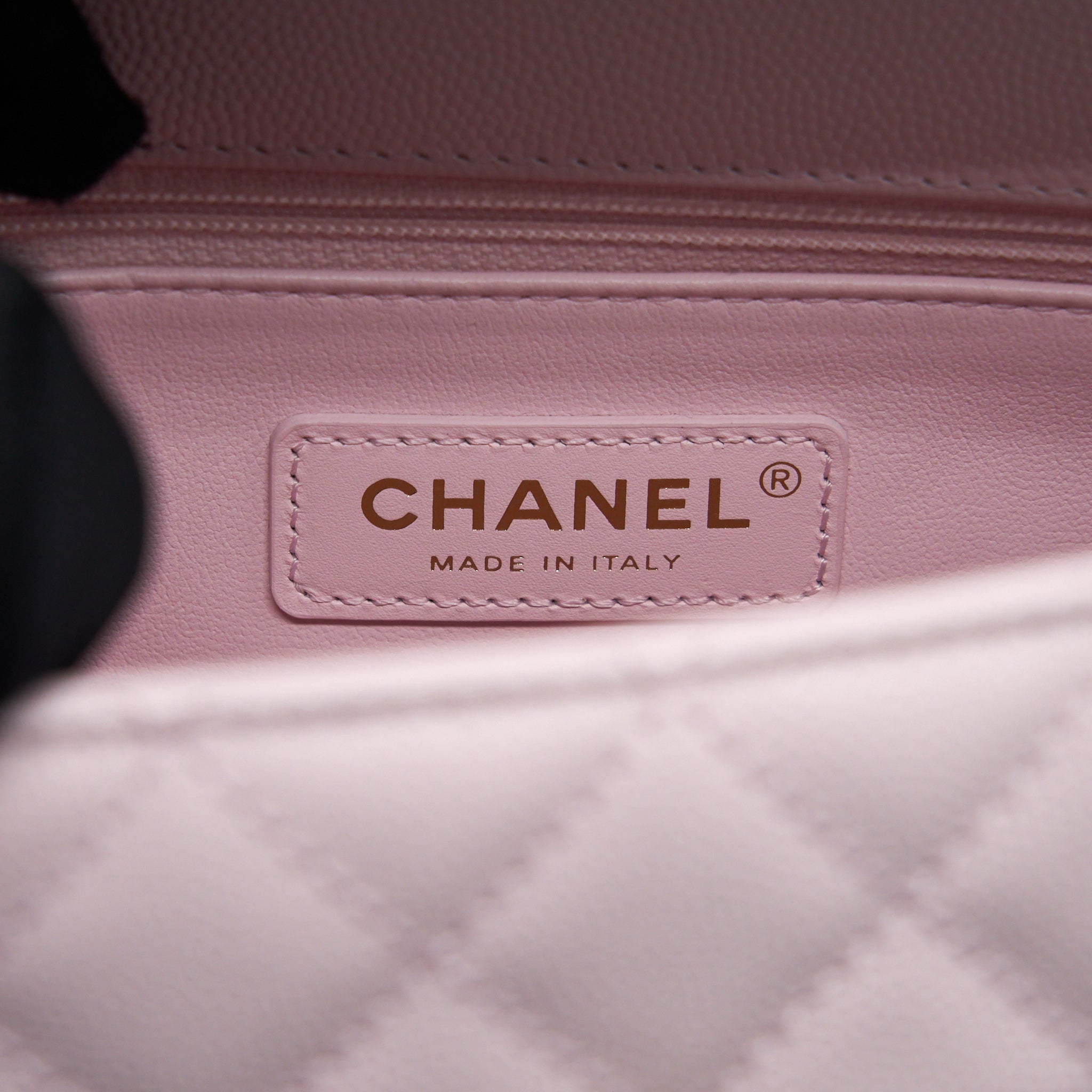 chanel-small-coco-handle-caviar-light-pink-ng750-lghwmicrochip