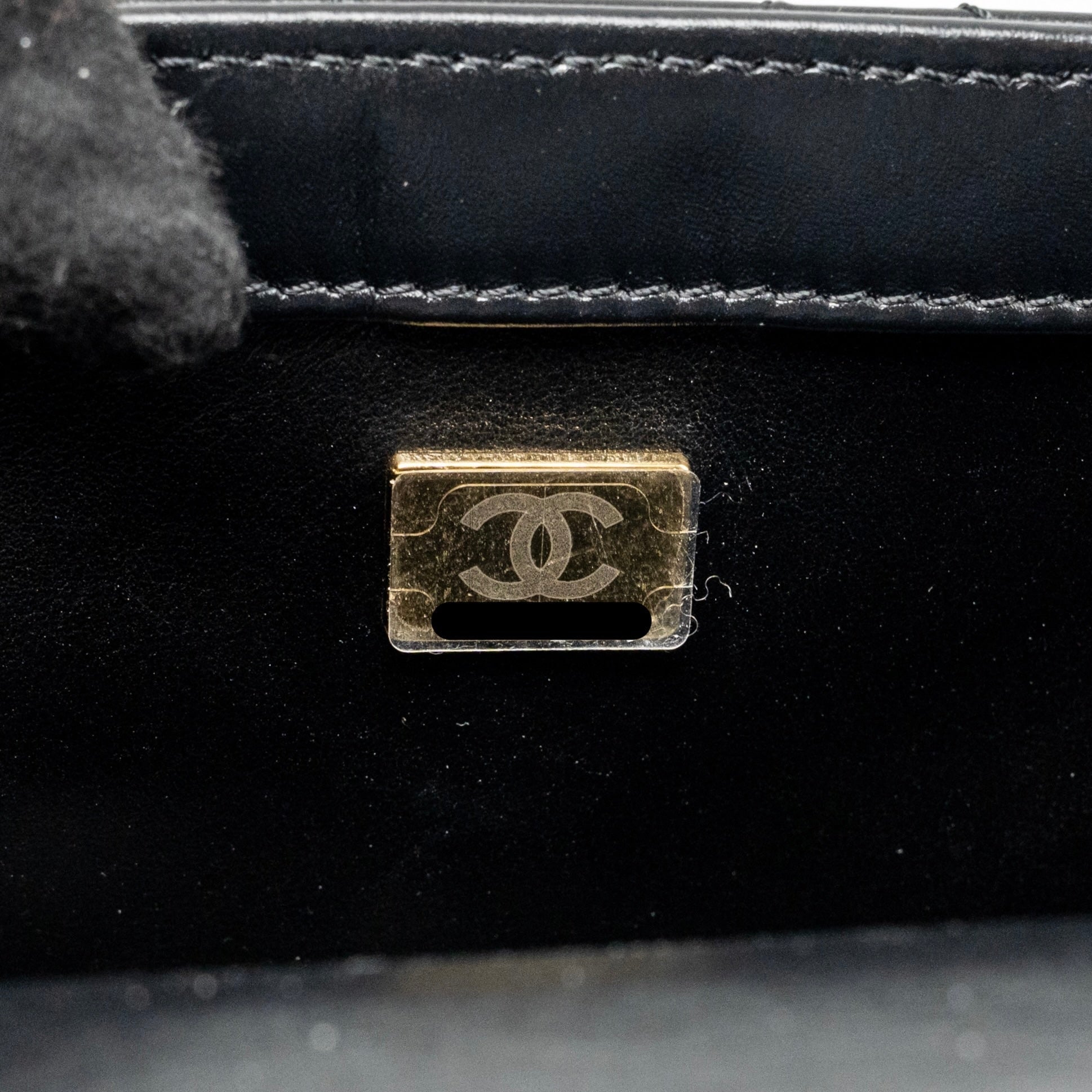 chanel-gold-crush-flap-bag-calfskin-black-ghw-microchip-copy-1