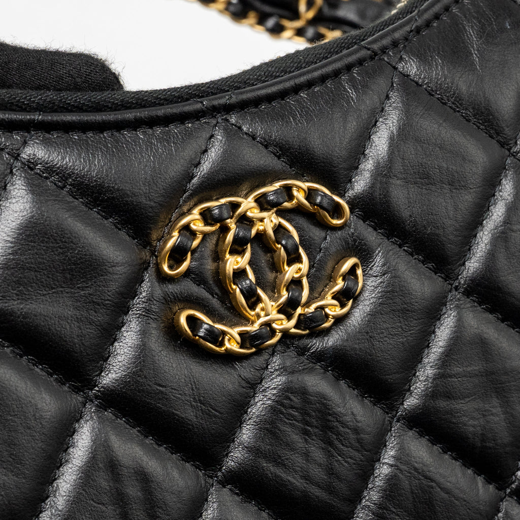 chanel-23k-small-19-hobo-shoulder-bag-calfskin-black-ghw-microchip-copy