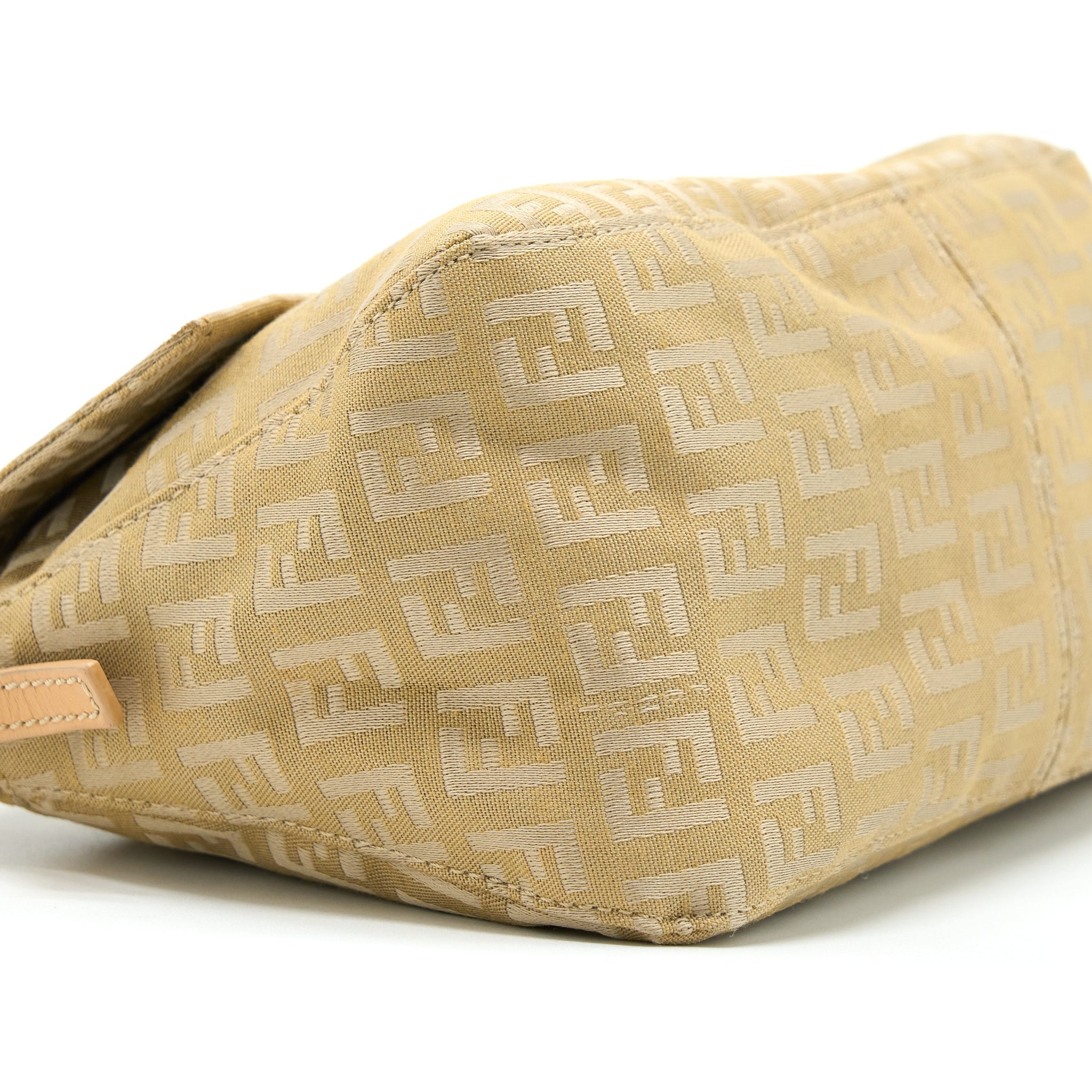 fendi-mini-mamma-baguette-canvas-beige-ghw