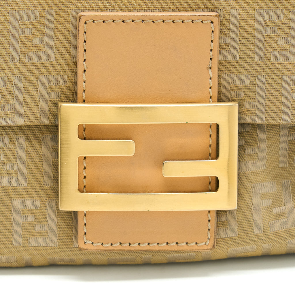 fendi-mini-mamma-baguette-canvas-beige-ghw