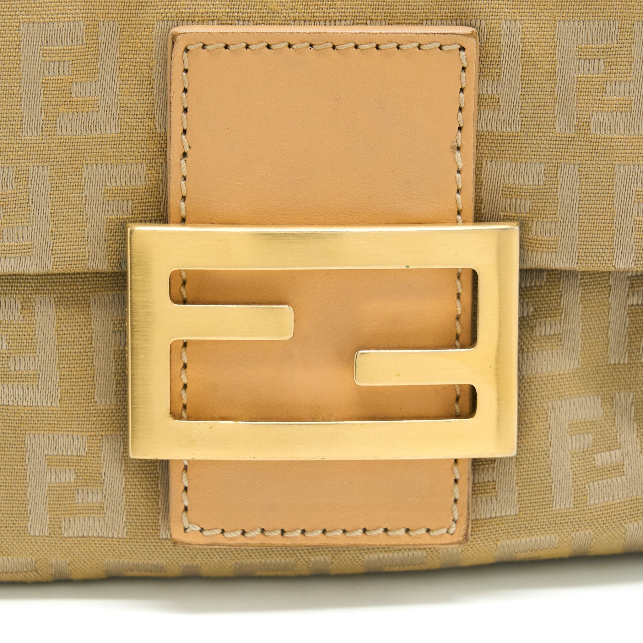 fendi-mini-mamma-baguette-canvas-beige-ghw