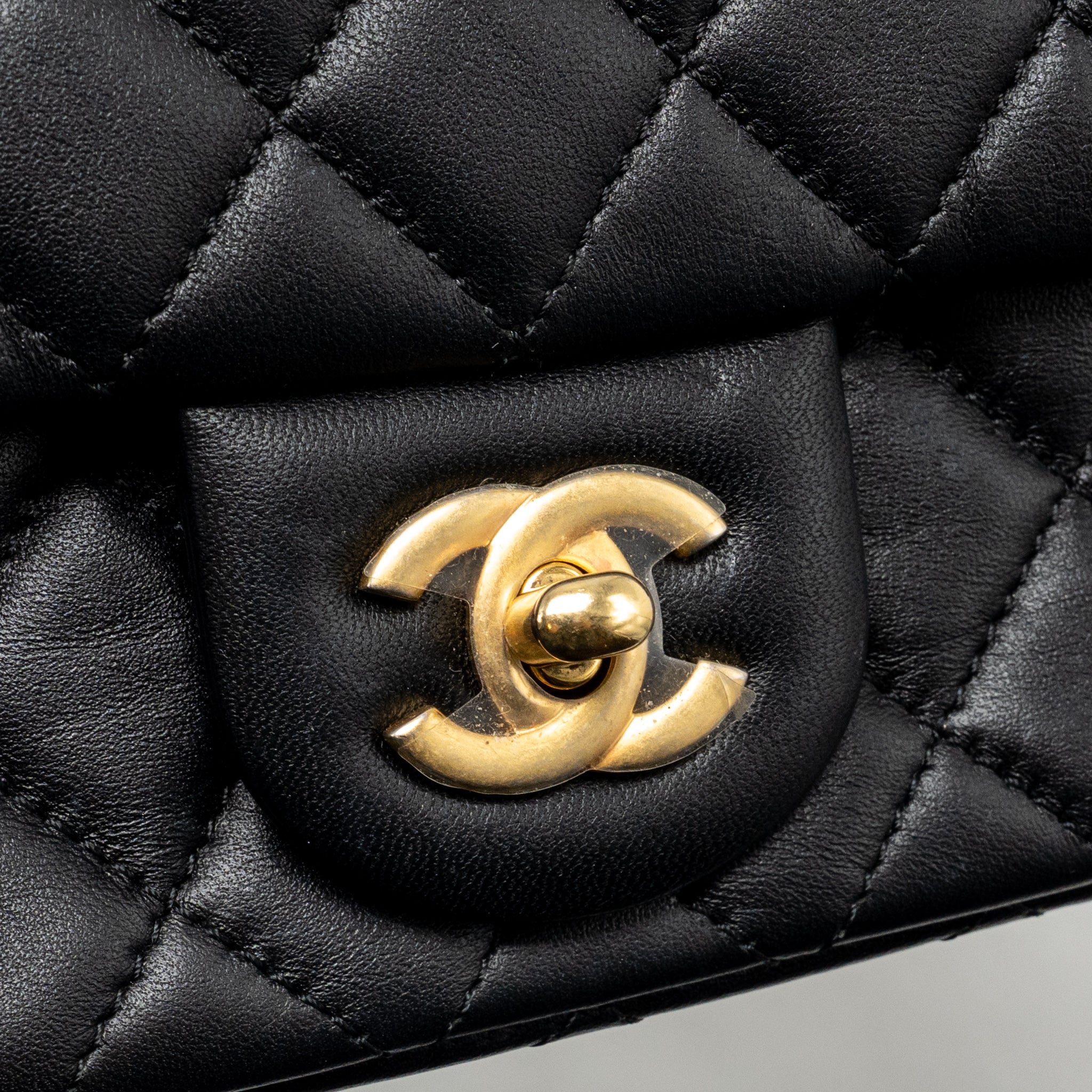 chanel-pearl-crush-mini-rectangular-flap-bag-lambskin-black-ghw-microchip-copy-3