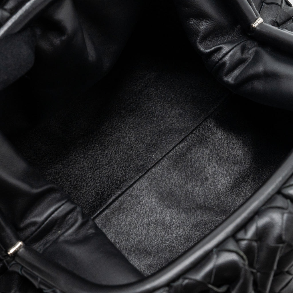 bottega-veneta-pouch-intrecciato-leather-clutch-lambskin-black