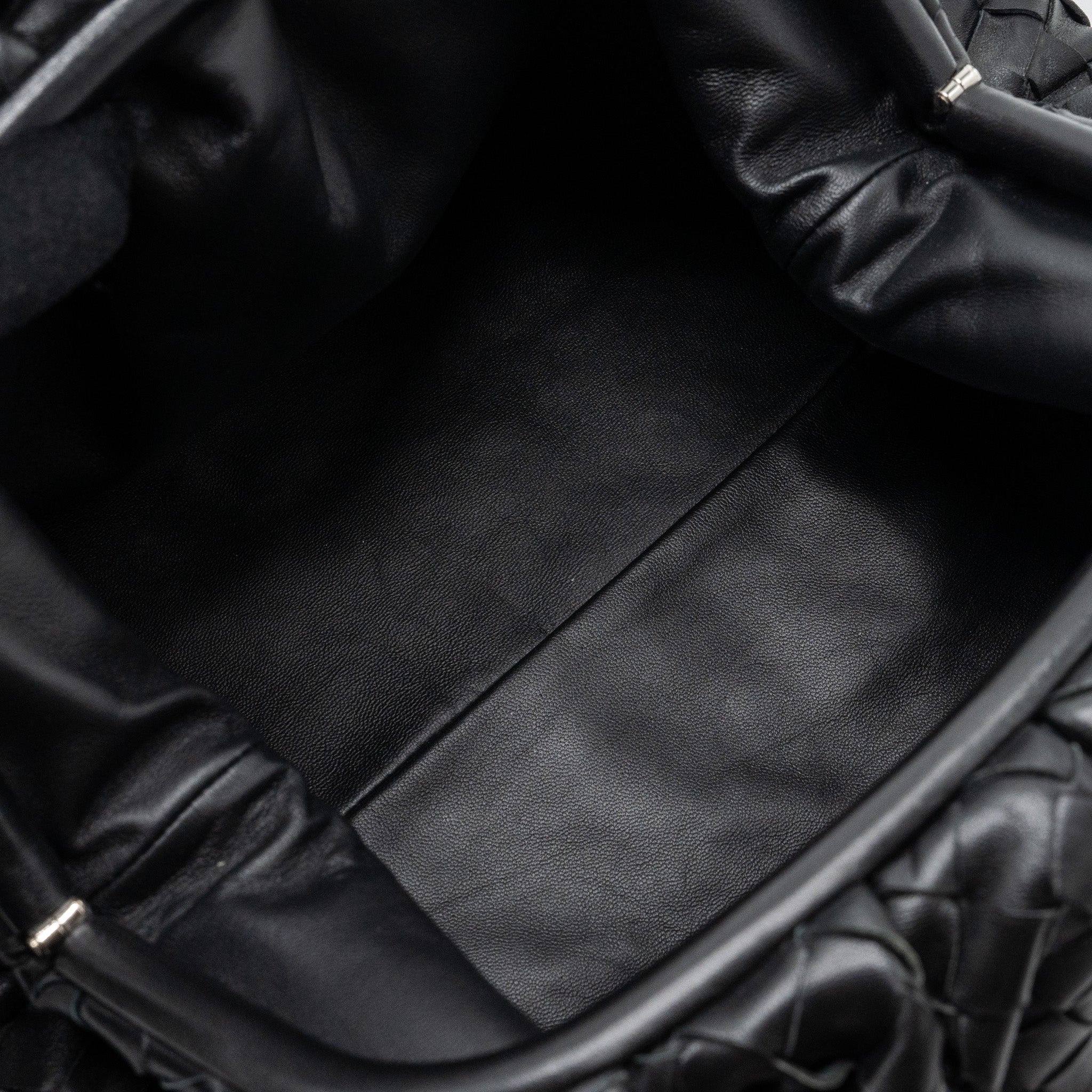 bottega-veneta-pouch-intrecciato-leather-clutch-lambskin-black