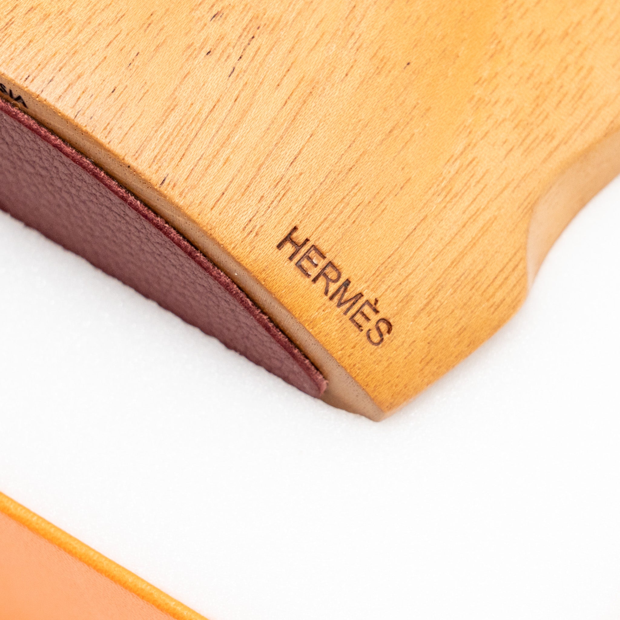 hermes-samarcande-paperweight-solid-natural-mahogany-smooth-taurillon-leather-naturel