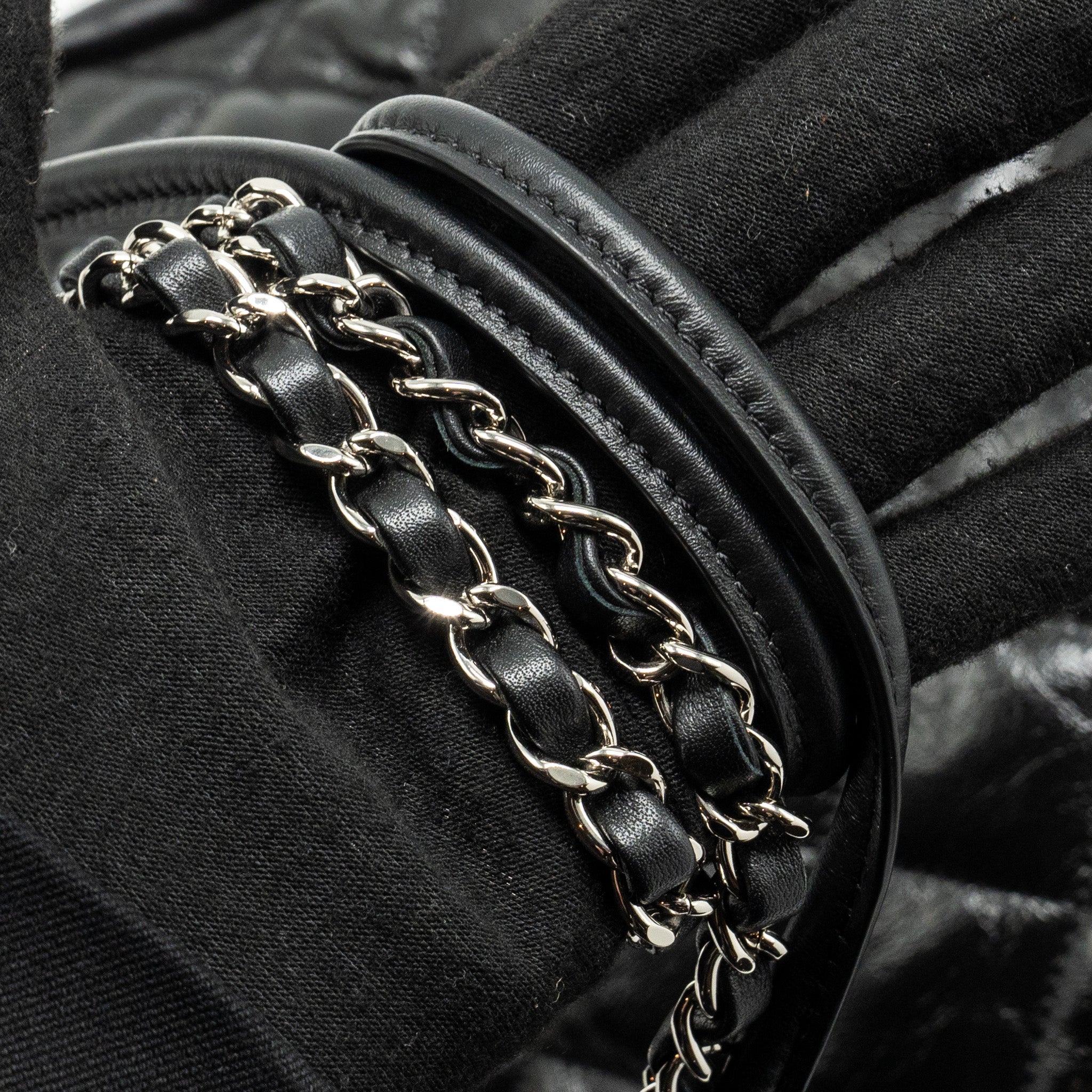 chanel-31-bag-calfskin-black-shw