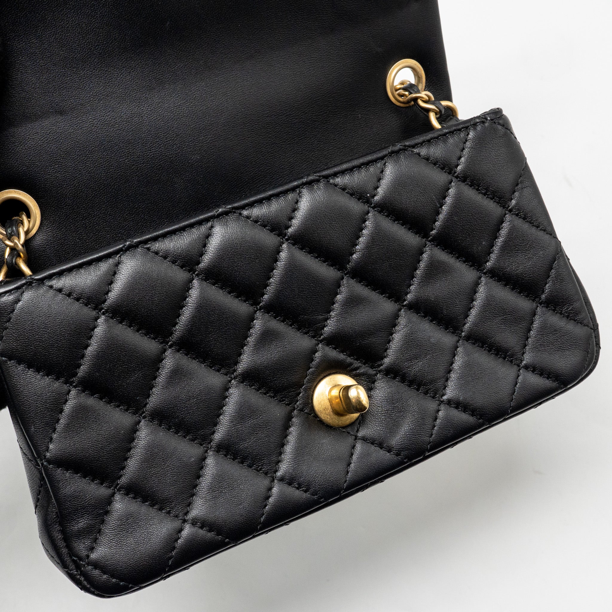 chanel-pearl-crush-mini-rectangular-flap-bag-lambskin-black-ghw-microchip-copy-3
