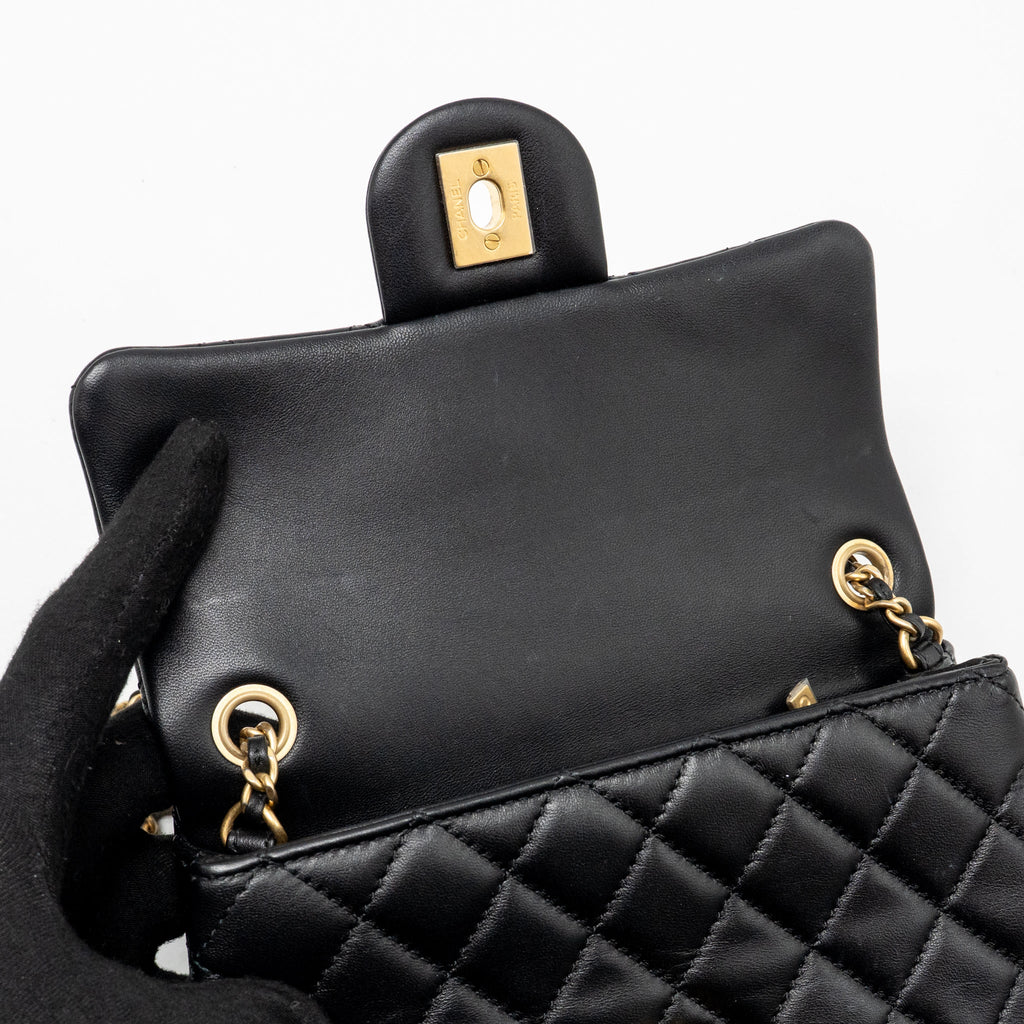 chanel-pearl-crush-mini-rectangular-flap-bag-lambskin-black-ghw-microchip-copy-3