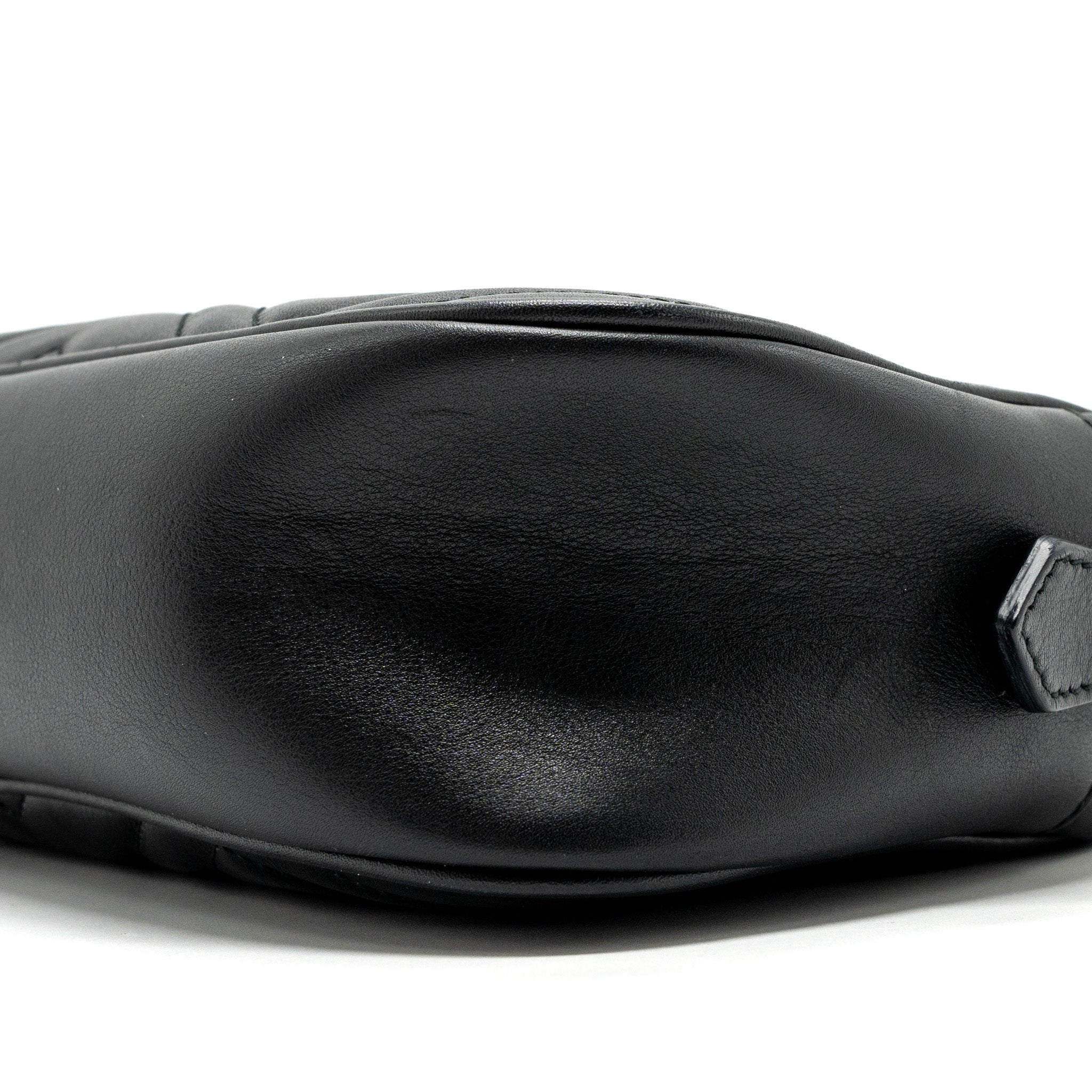 gucci-gg-marmont-matelasse-camera-shoulder-bag-black-ghw