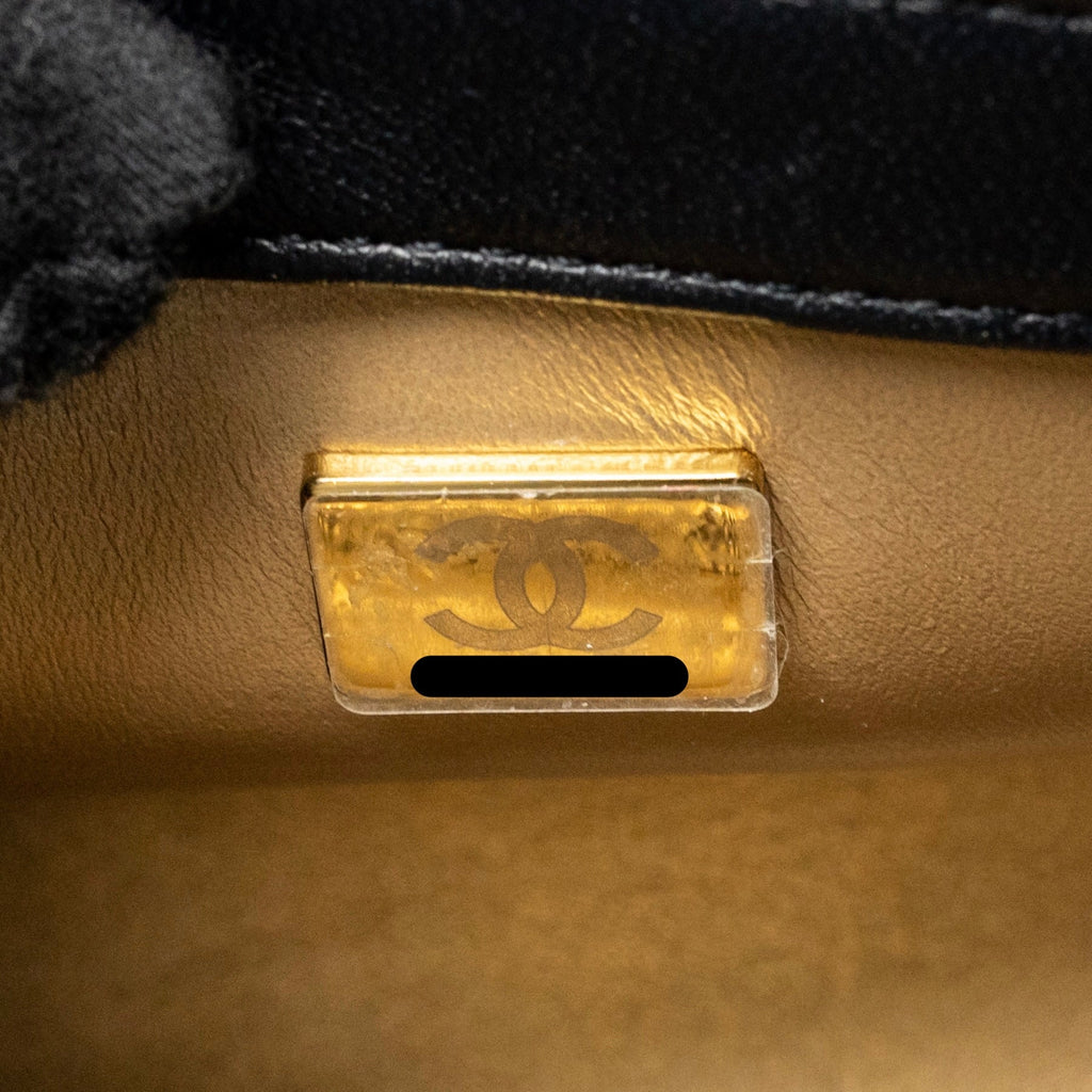 chanel-pearl-crush-mini-rectangular-flap-bag-lambskin-black-ghw-microchip-copy-3