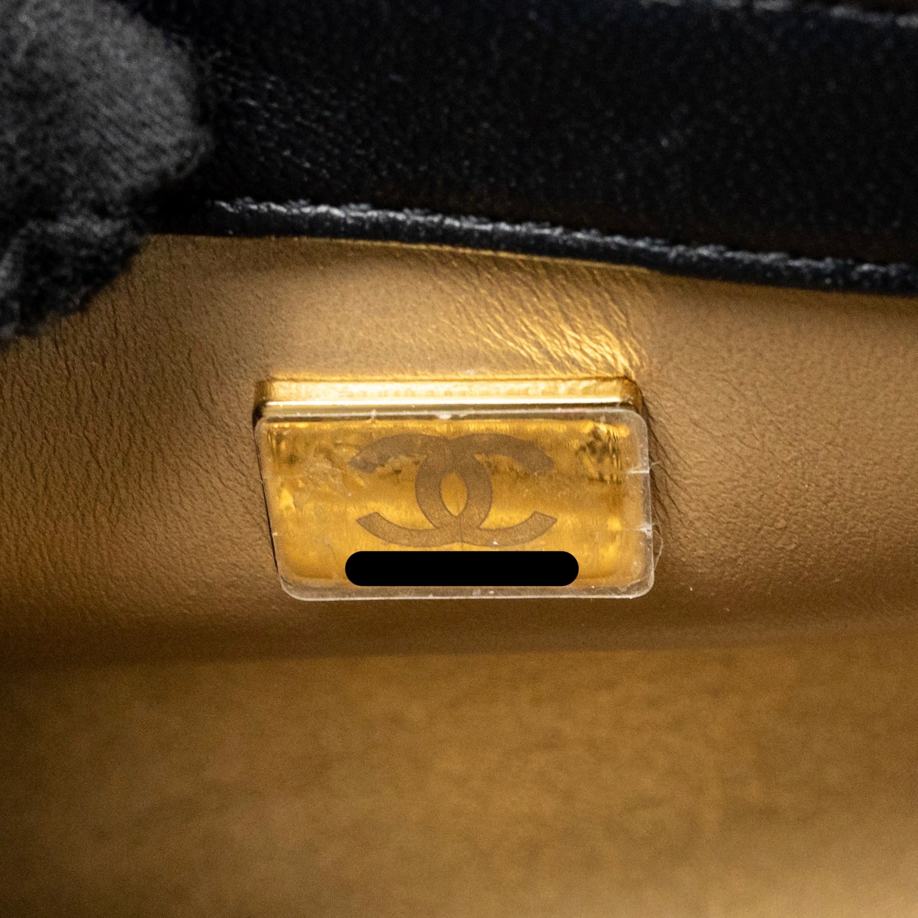 chanel-pearl-crush-mini-rectangular-flap-bag-lambskin-black-ghw-microchip-copy-3