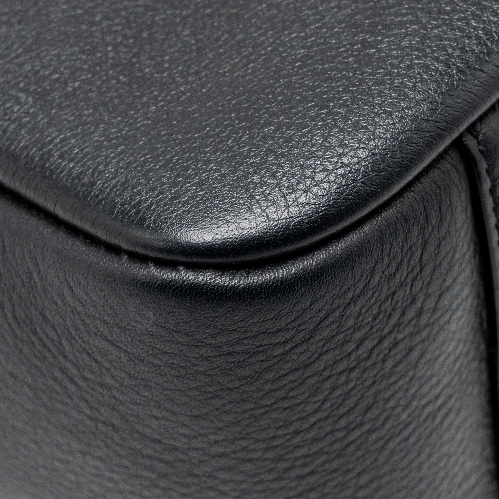 saint-laurent-le-5-a-7-soft-small-bag-calfskin-black-ghw