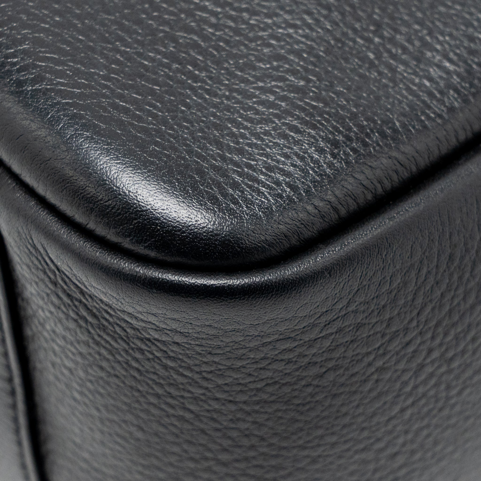 saint-laurent-le-5-a-7-soft-small-bag-calfskin-black-ghw