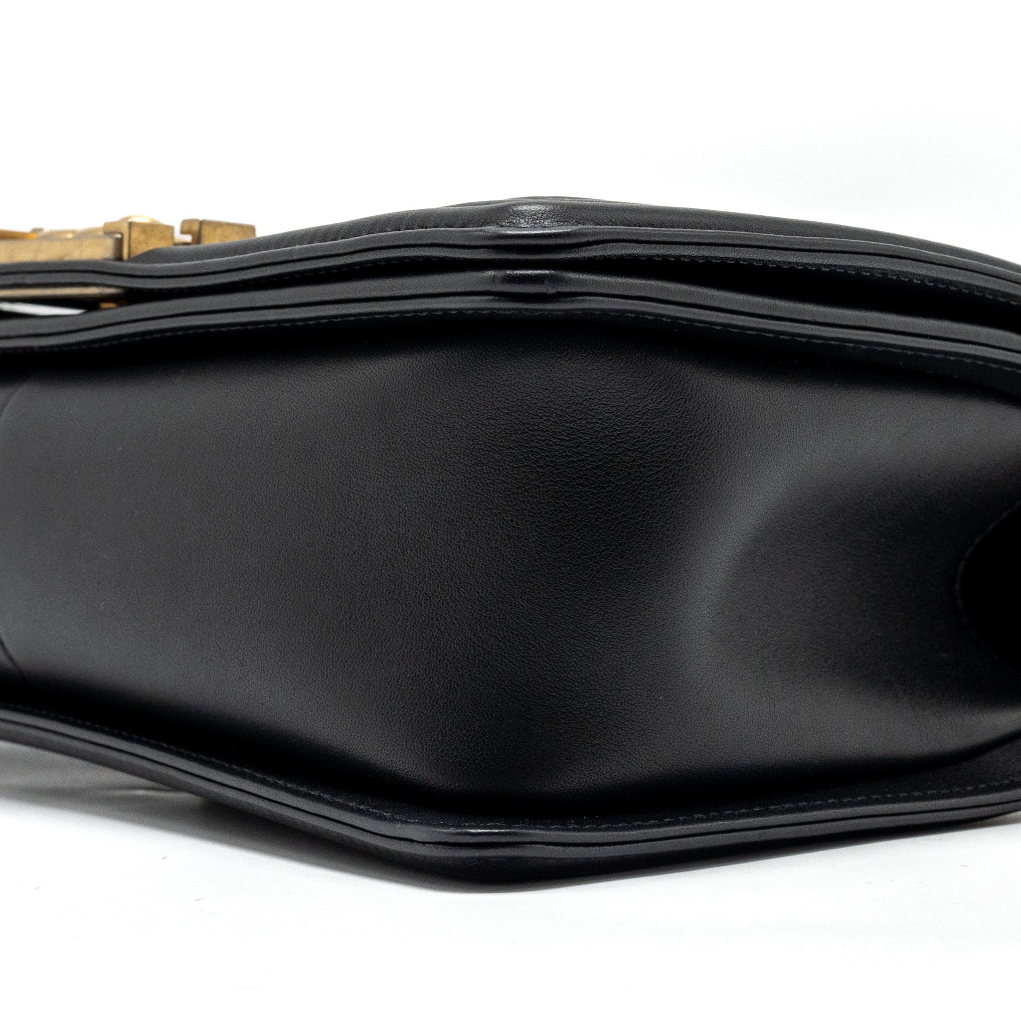 chanel-medium-boy-bag-smooth-calfskin-black-ghw