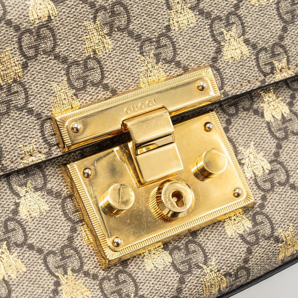 gucci-small-padlock-chain-bag-gg-supreme-canvas-with-bee-print-beige-black-ghw
