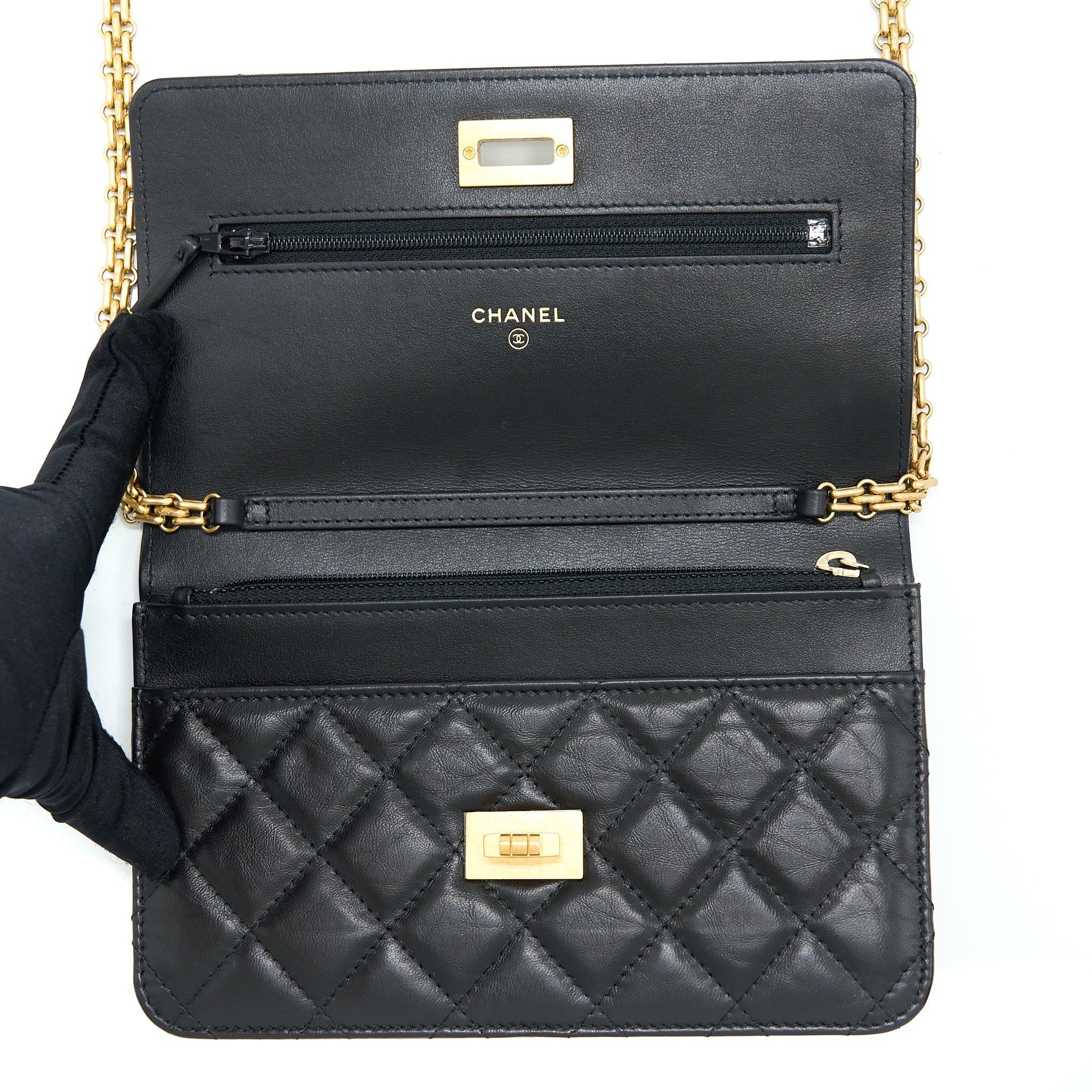 chanel-2-55-reissue-wallet-on-chain-aged-calfskin-black-ghw