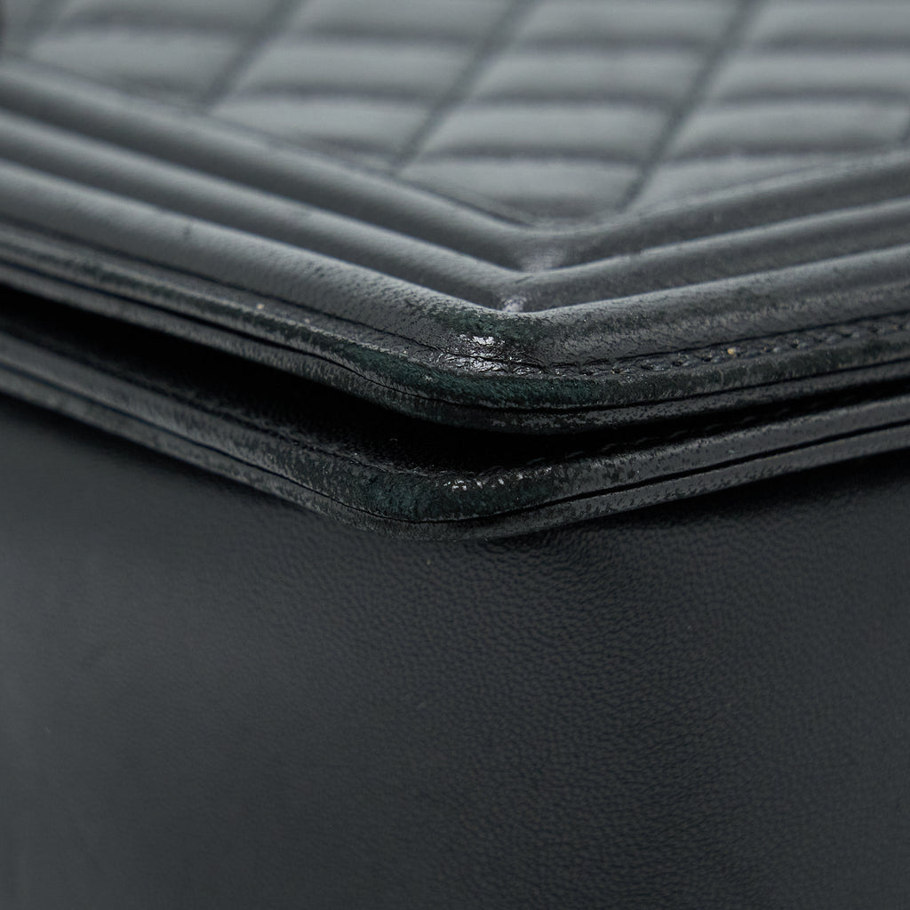 chanel-medium-boy-bag-lambskin-black-ruthenium-shw