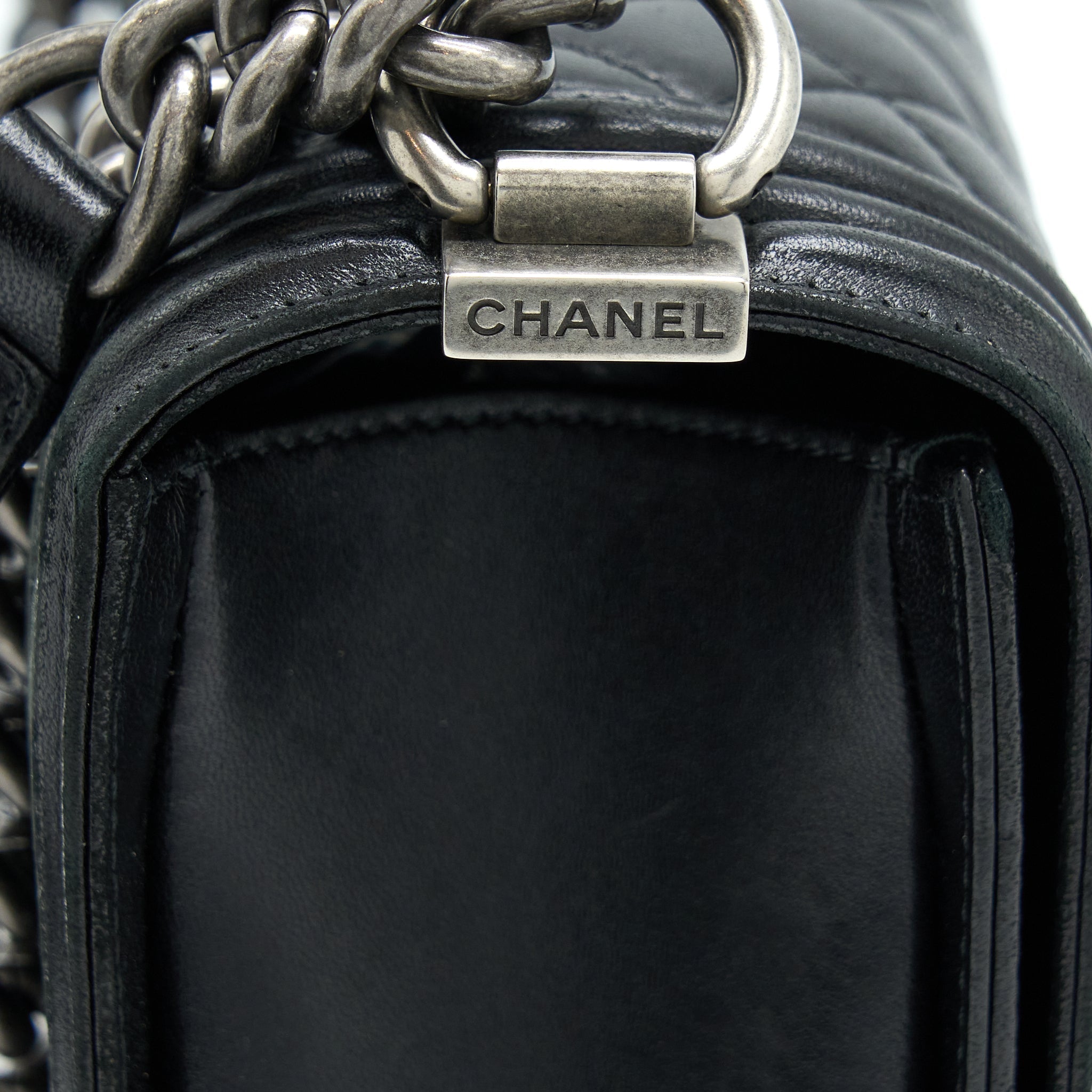 chanel-medium-boy-bag-lambskin-black-ruthenium-shw