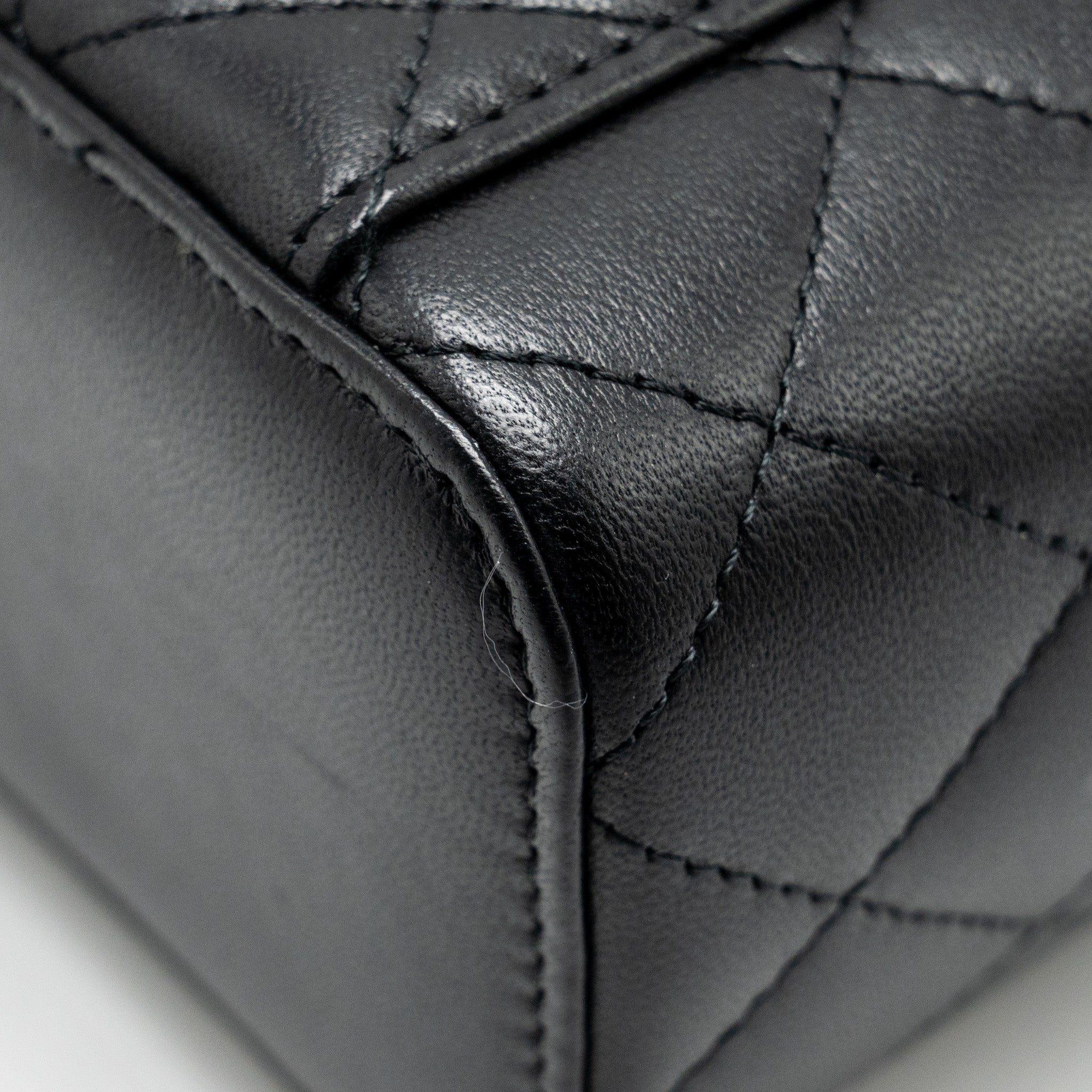 chanel-pearl-crush-mini-vanity-case-lambskin-black-ghw-copy