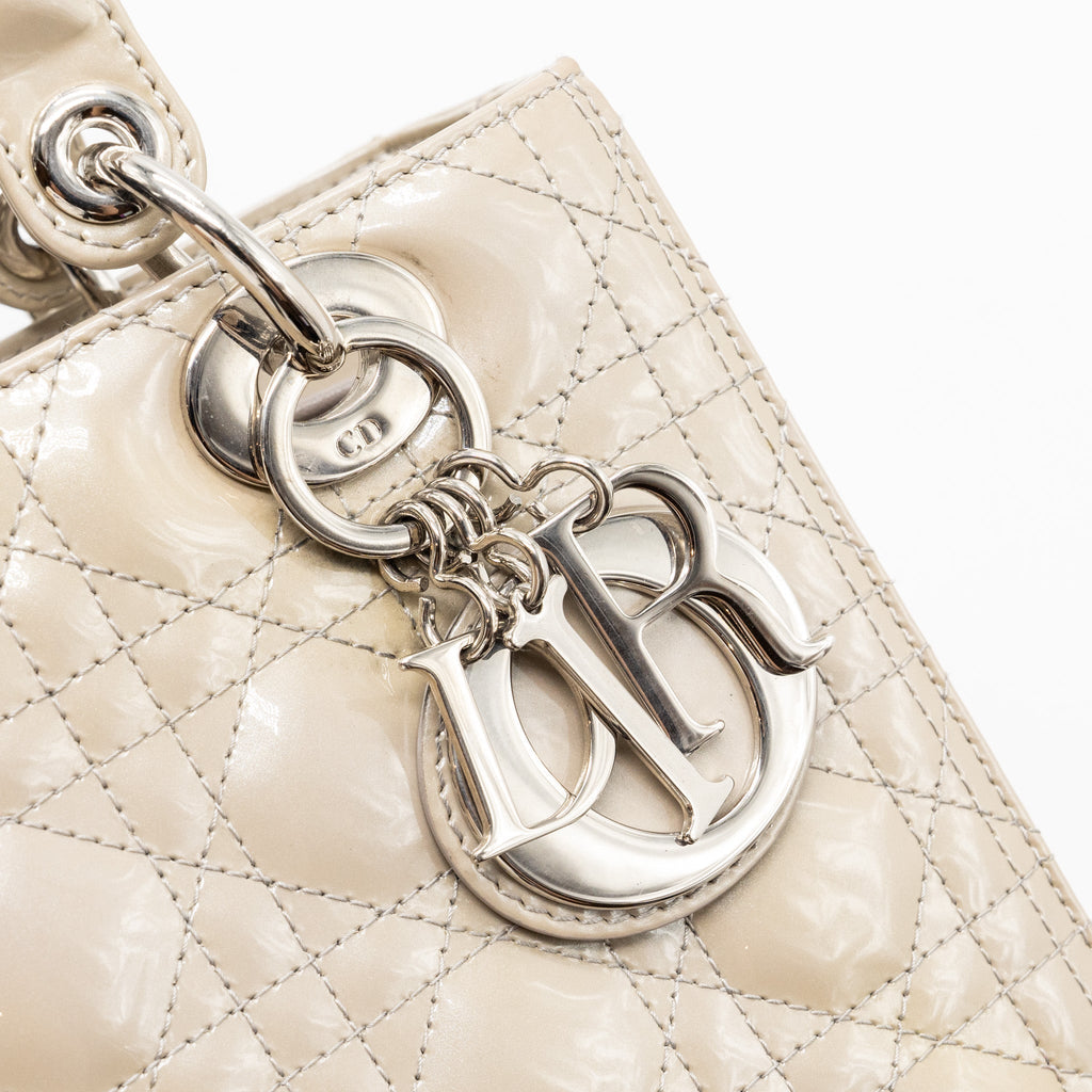 dior-medium-lady-dior-patent-leather-light-grey-shw