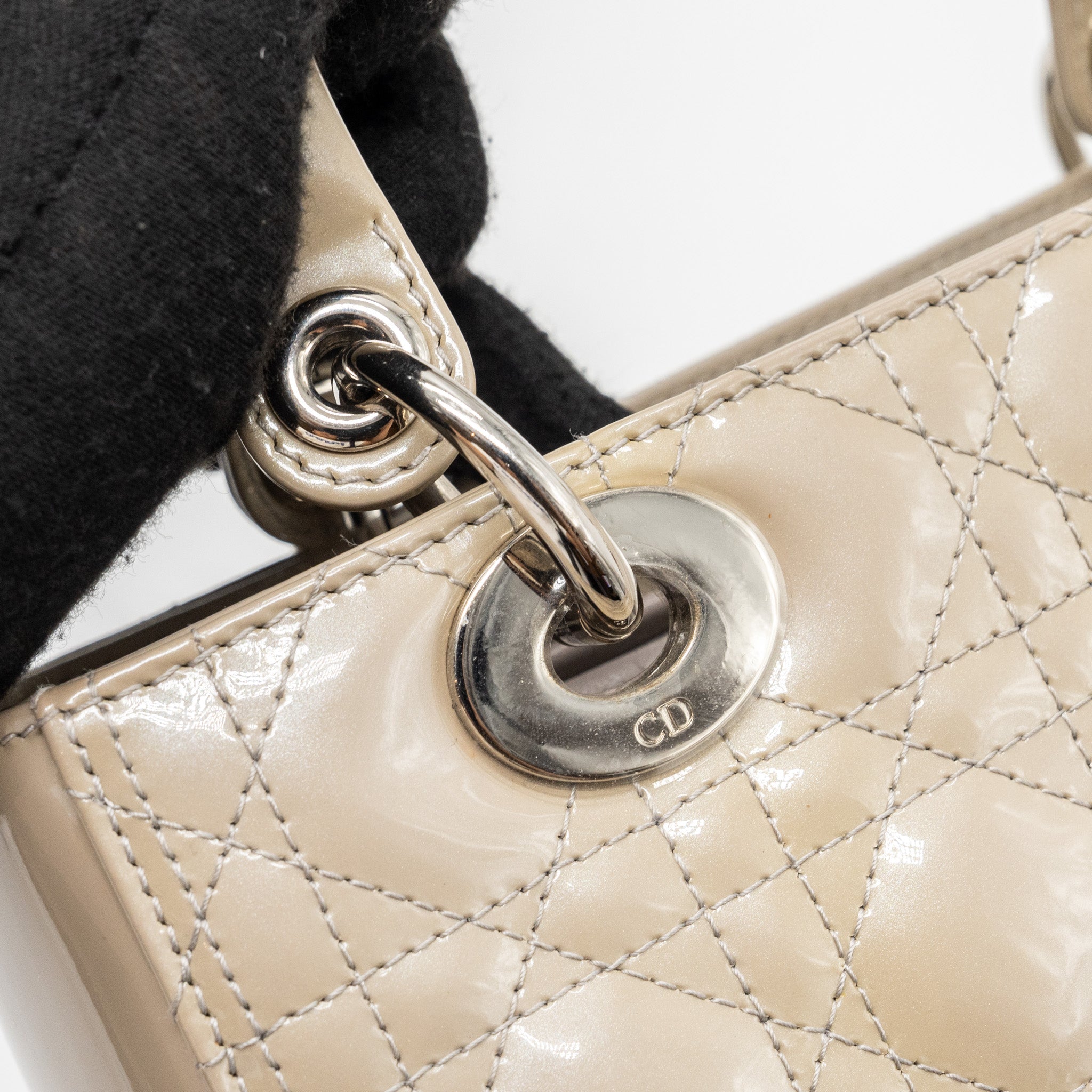 dior-medium-lady-dior-patent-leather-light-grey-shw