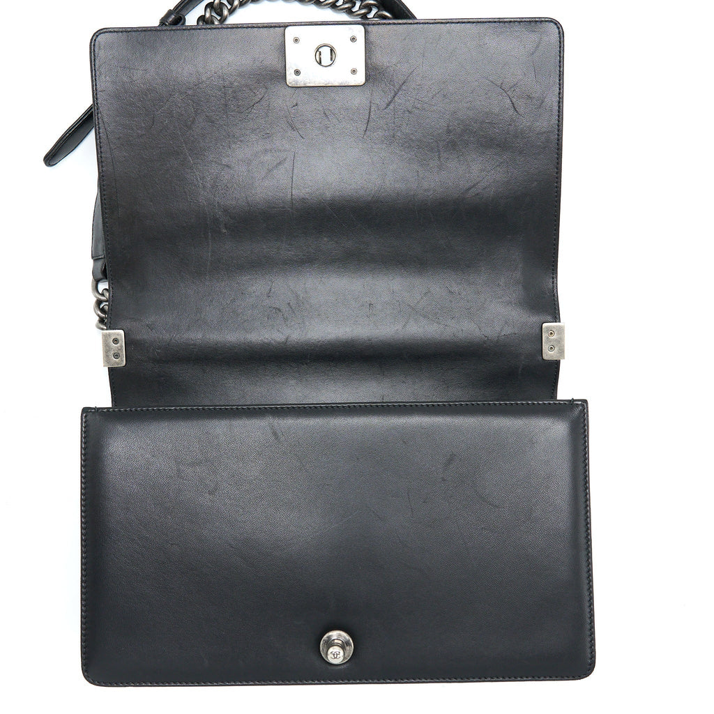 chanel-medium-boy-bag-lambskin-black-ruthenium-shw