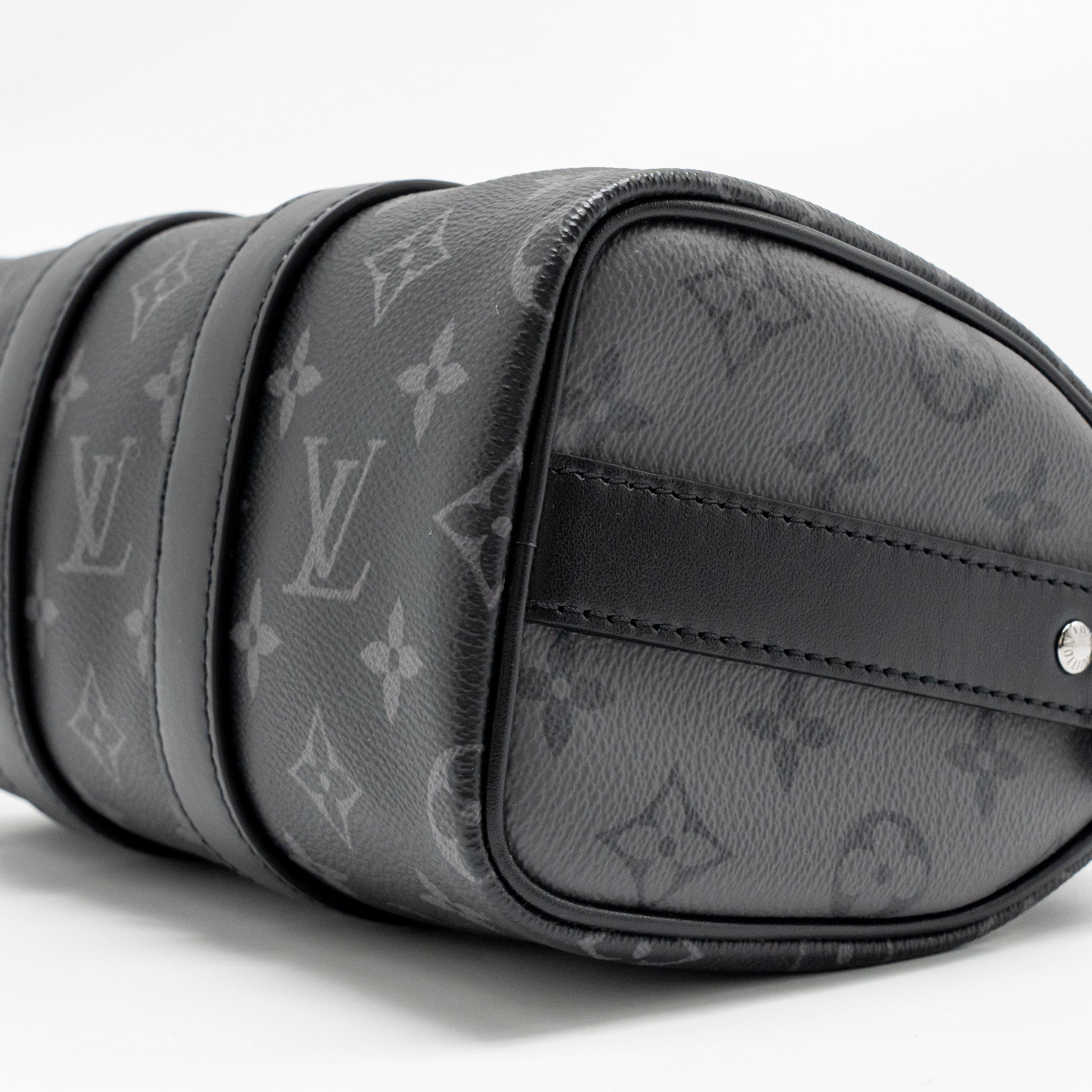 louis-vuitton-keepall-bandouliere-25-monogram-eclipse-shw