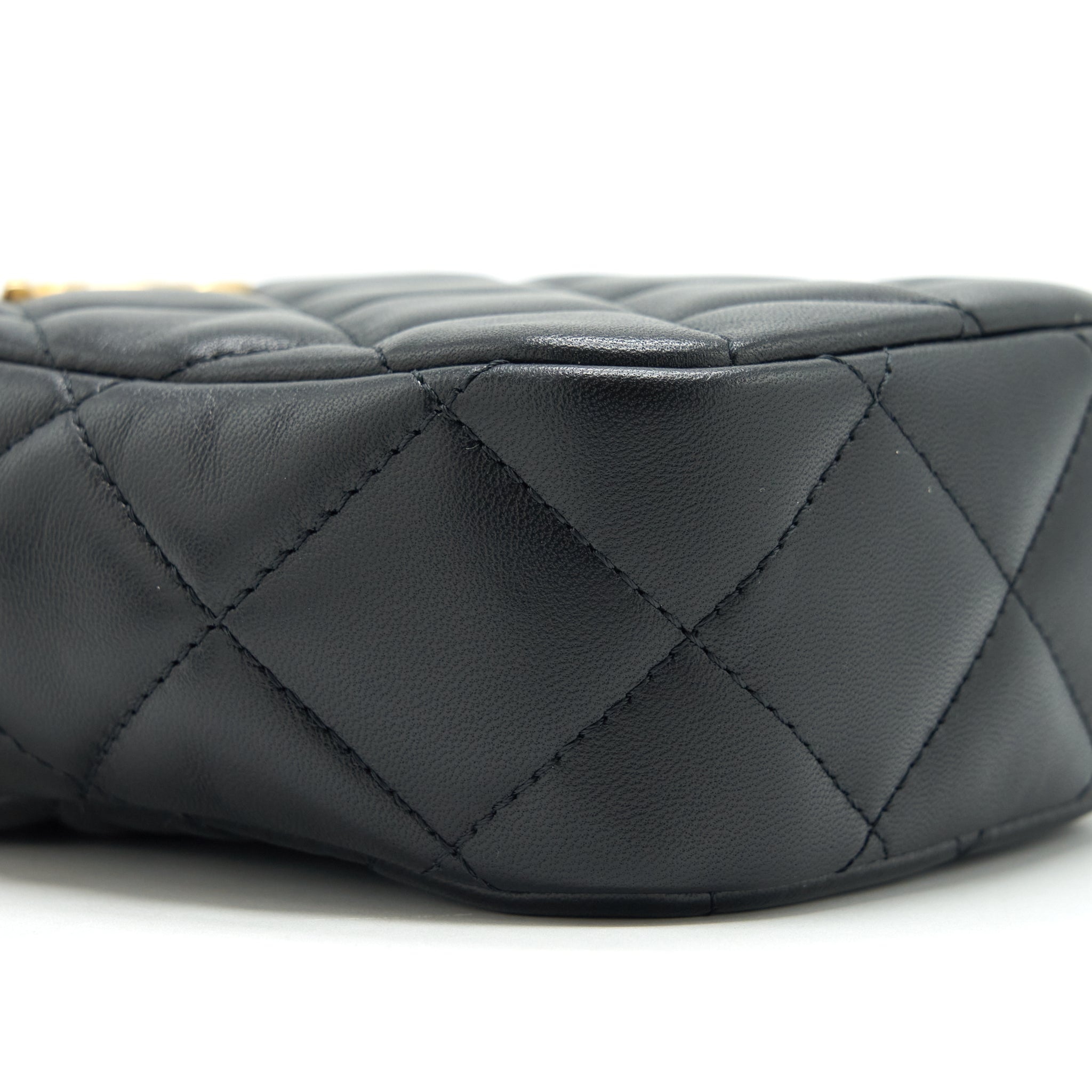 chanel-22c-my-perfect-mini-camera-case-lambskin-black-ghw