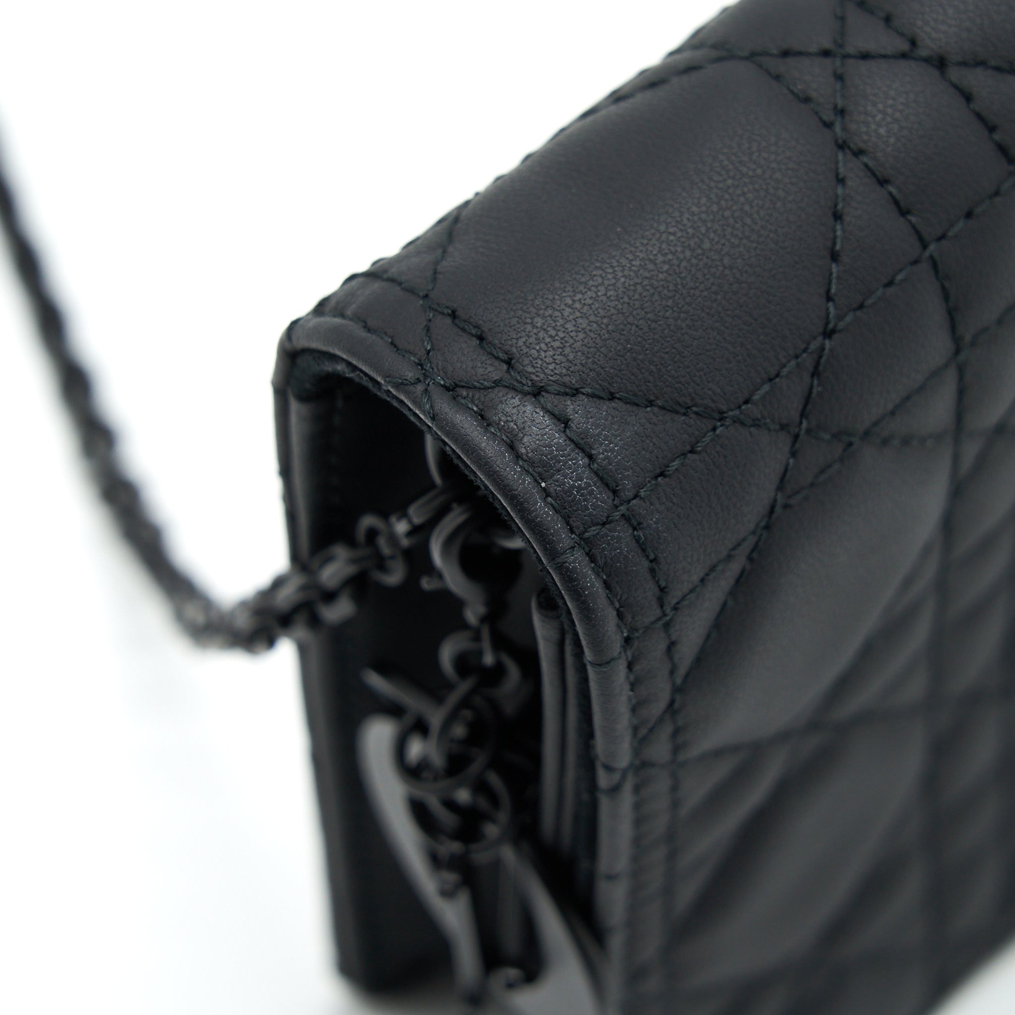 dior-lady-dior-pouch-ultramatte-cannage-calfskin-black-hardware