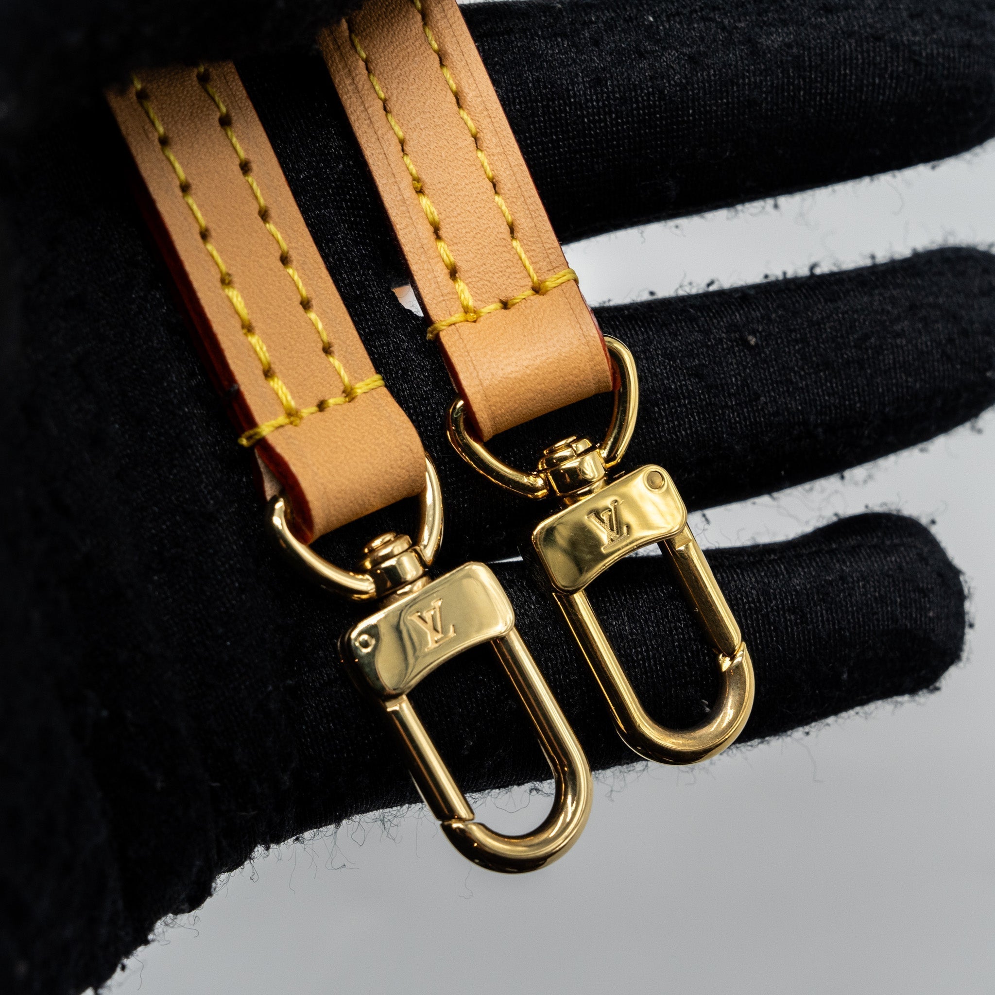 louis-vuitton-fold-me-pouch-monogram-canvas-ghw