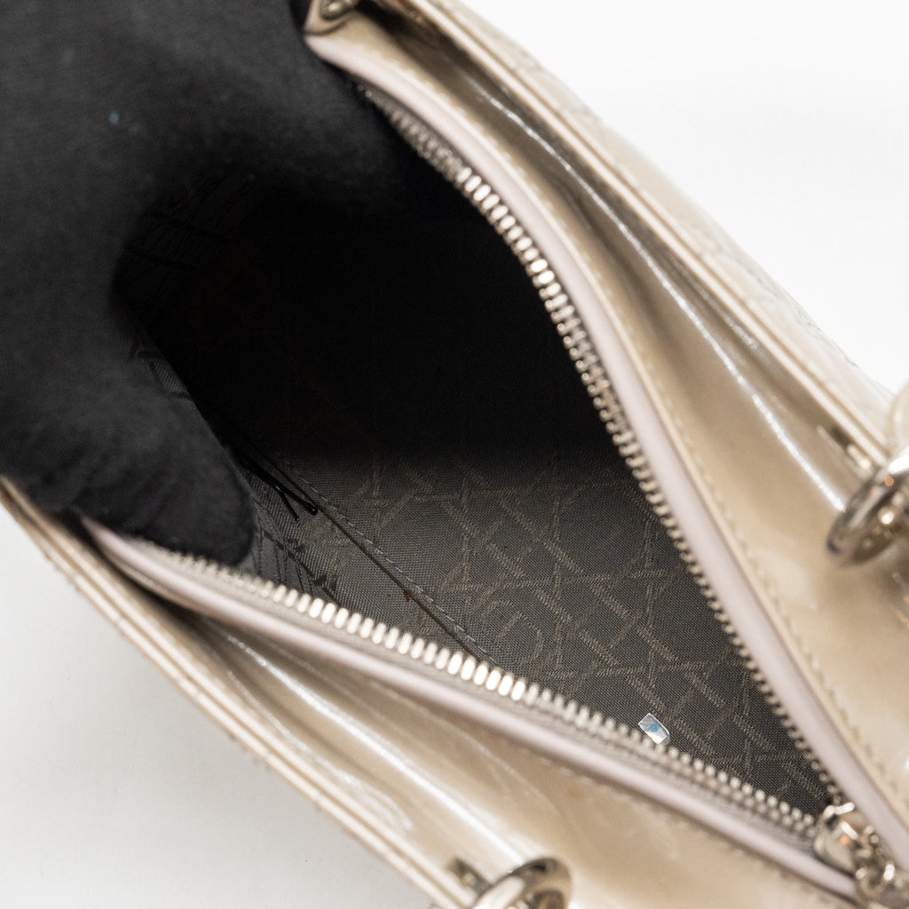 dior-medium-lady-dior-patent-leather-light-grey-shw