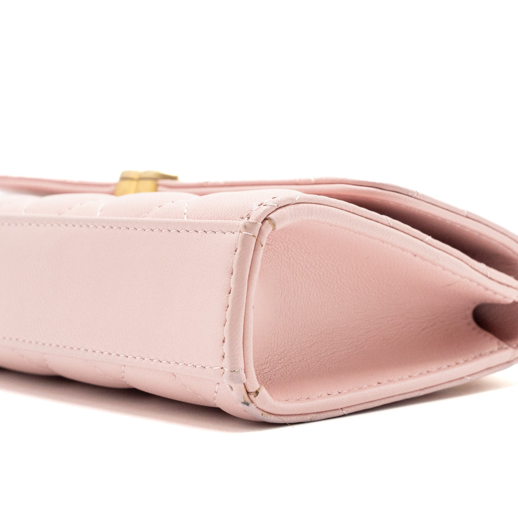chanel-22b-flap-bag-with-enamel-top-handle-lambskin-light-pink-ghw