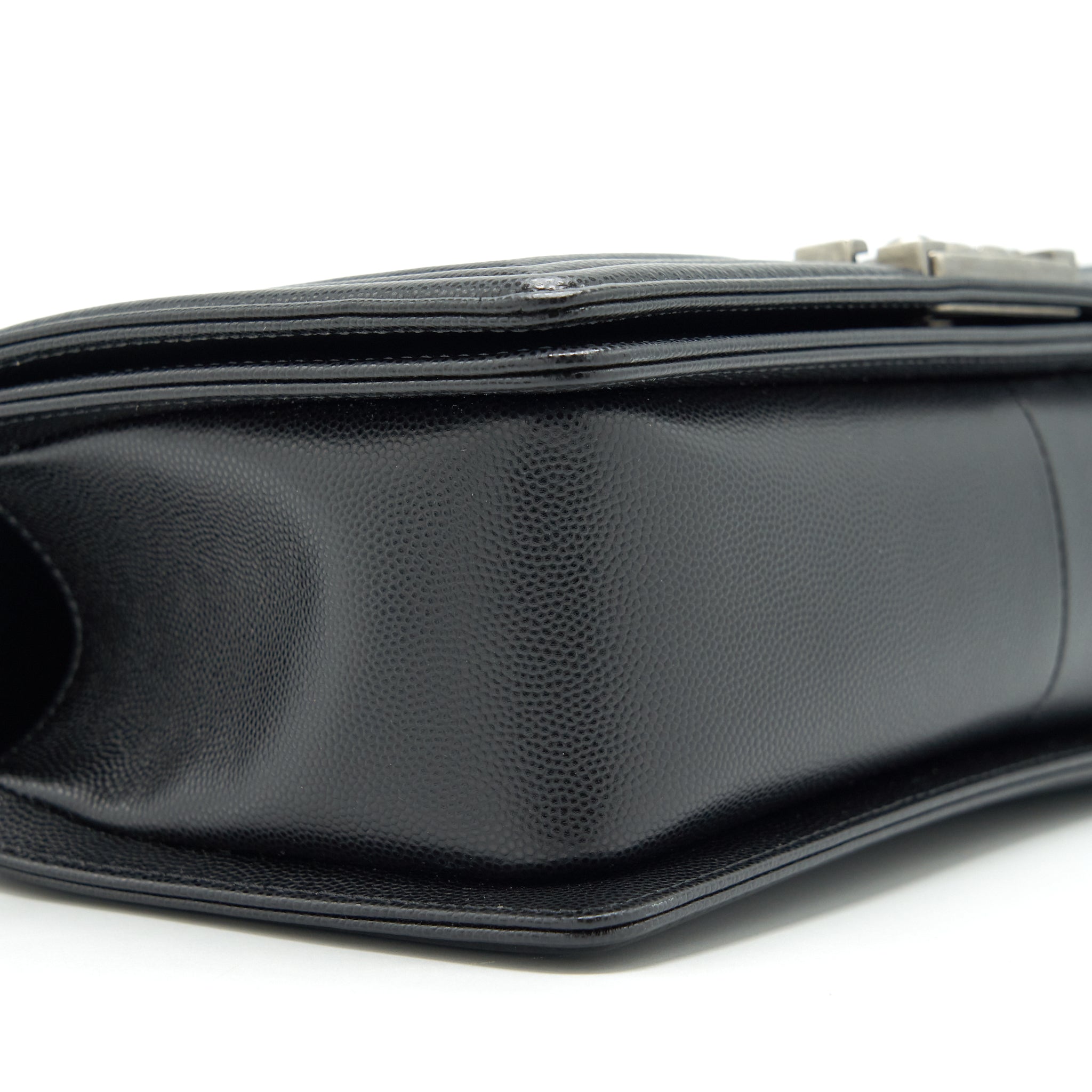 chanel-leboy-boy-bag-medium-caviar-black-ruthenium-sliver-hardware
