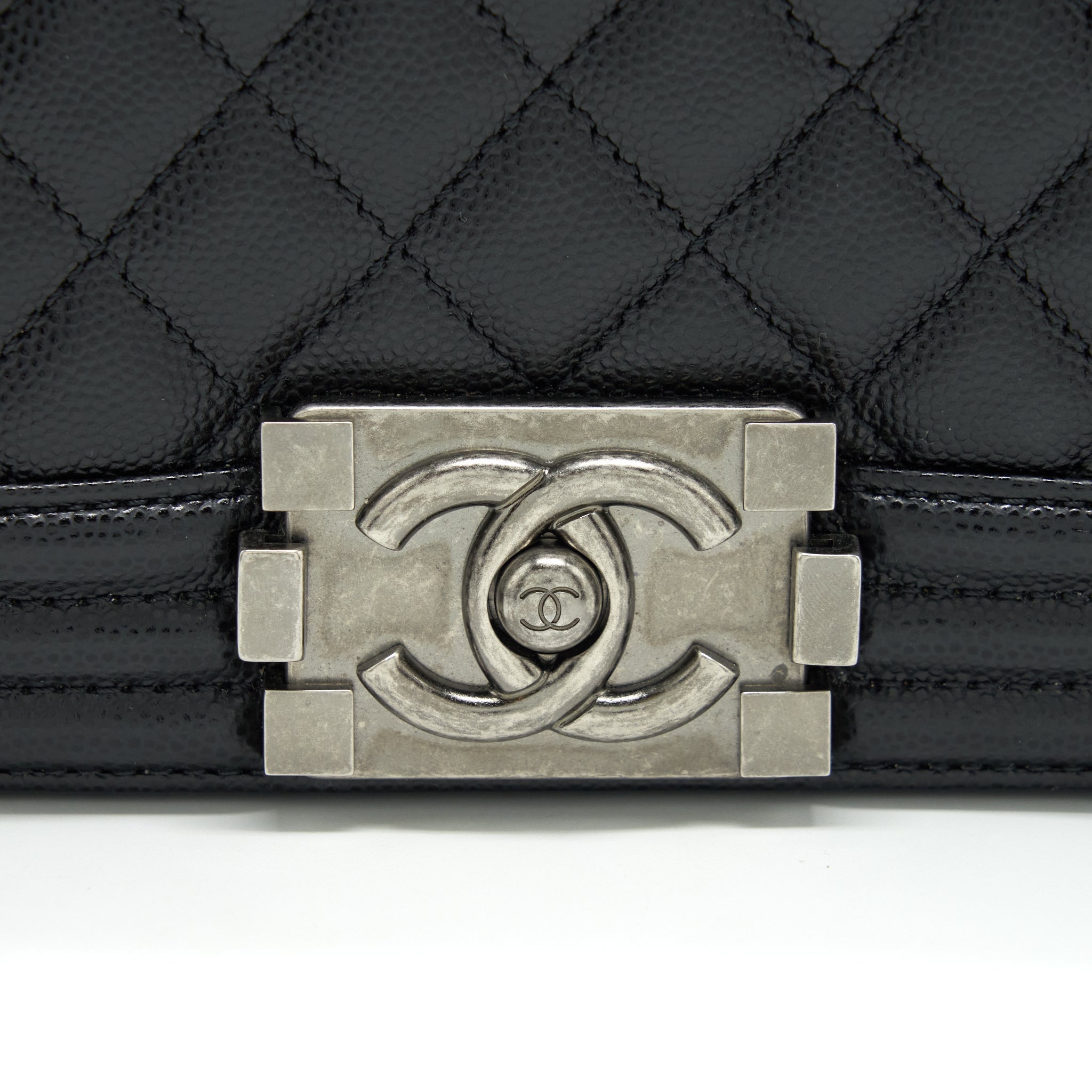chanel-leboy-boy-bag-medium-caviar-black-ruthenium-sliver-hardware