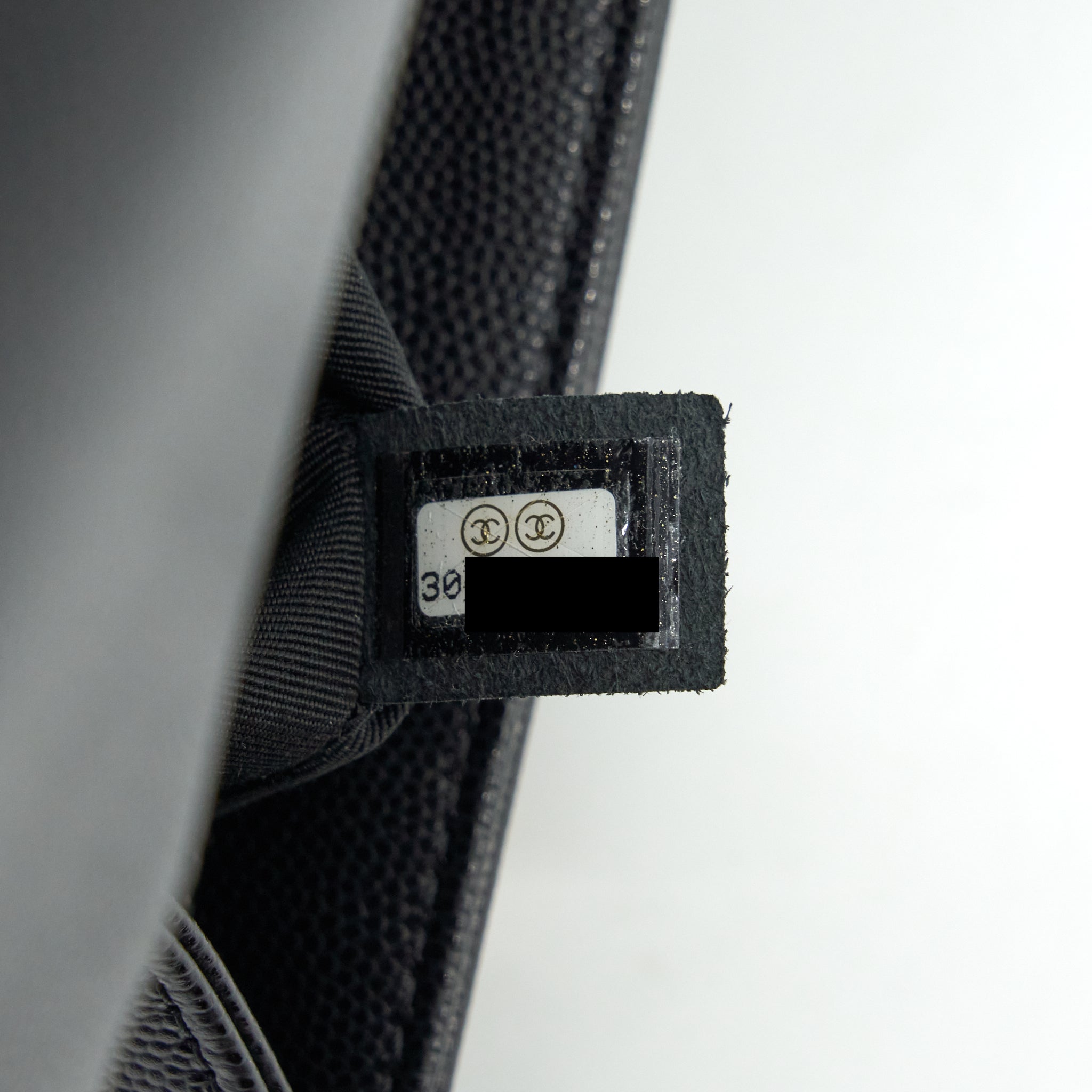 chanel-leboy-boy-bag-medium-caviar-black-ruthenium-sliver-hardware