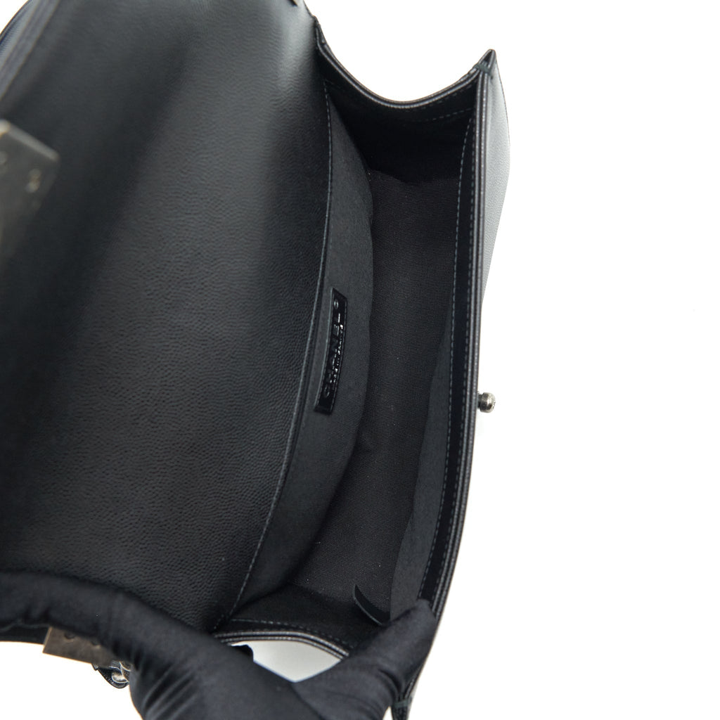 chanel-leboy-boy-bag-medium-caviar-black-ruthenium-sliver-hardware