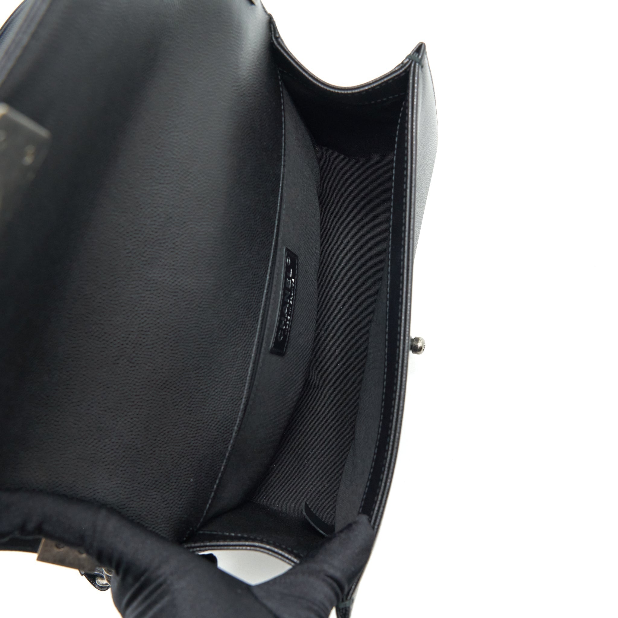 chanel-leboy-boy-bag-medium-caviar-black-ruthenium-sliver-hardware