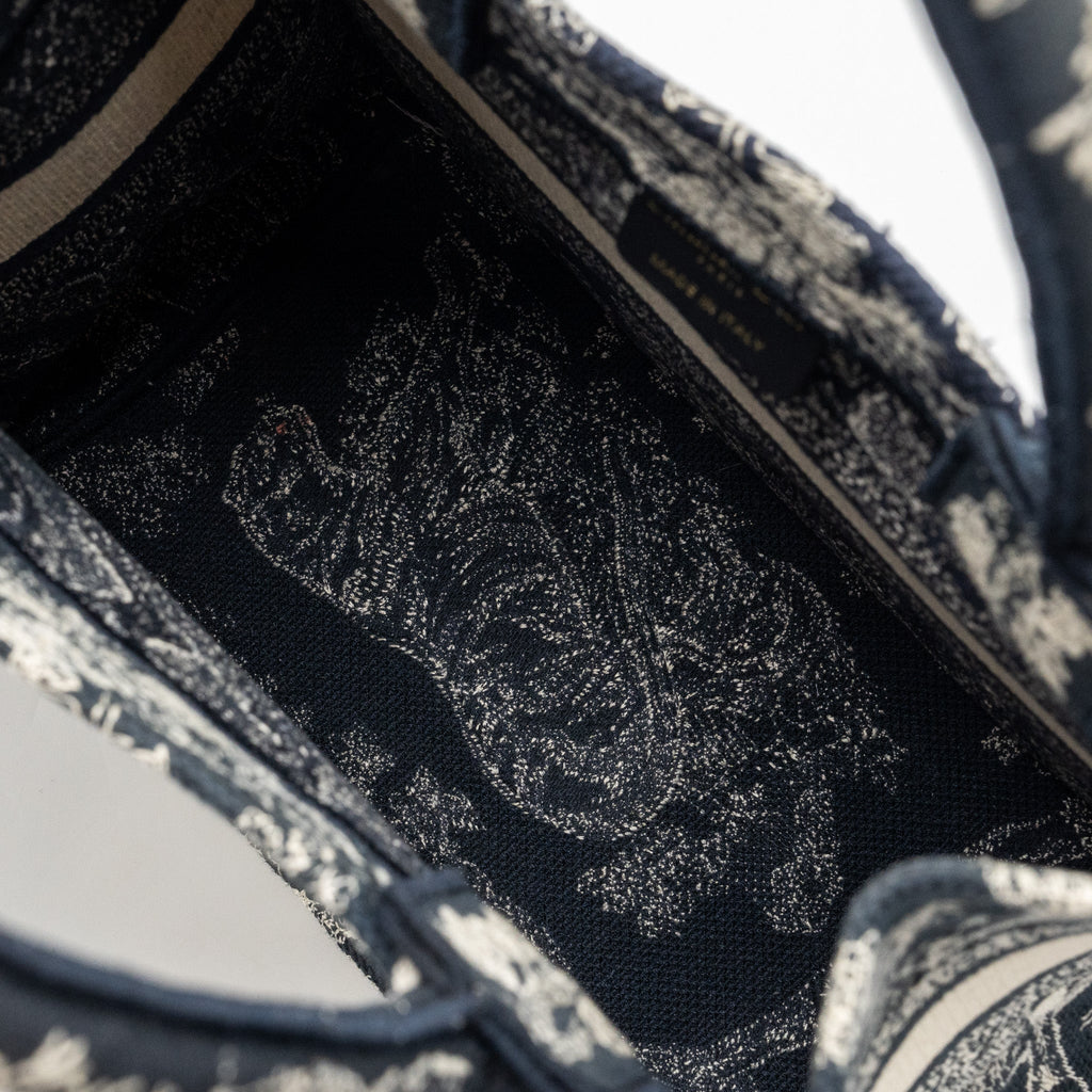 dior-small-book-tote-blue-toile-de-jouy-embroidery-1