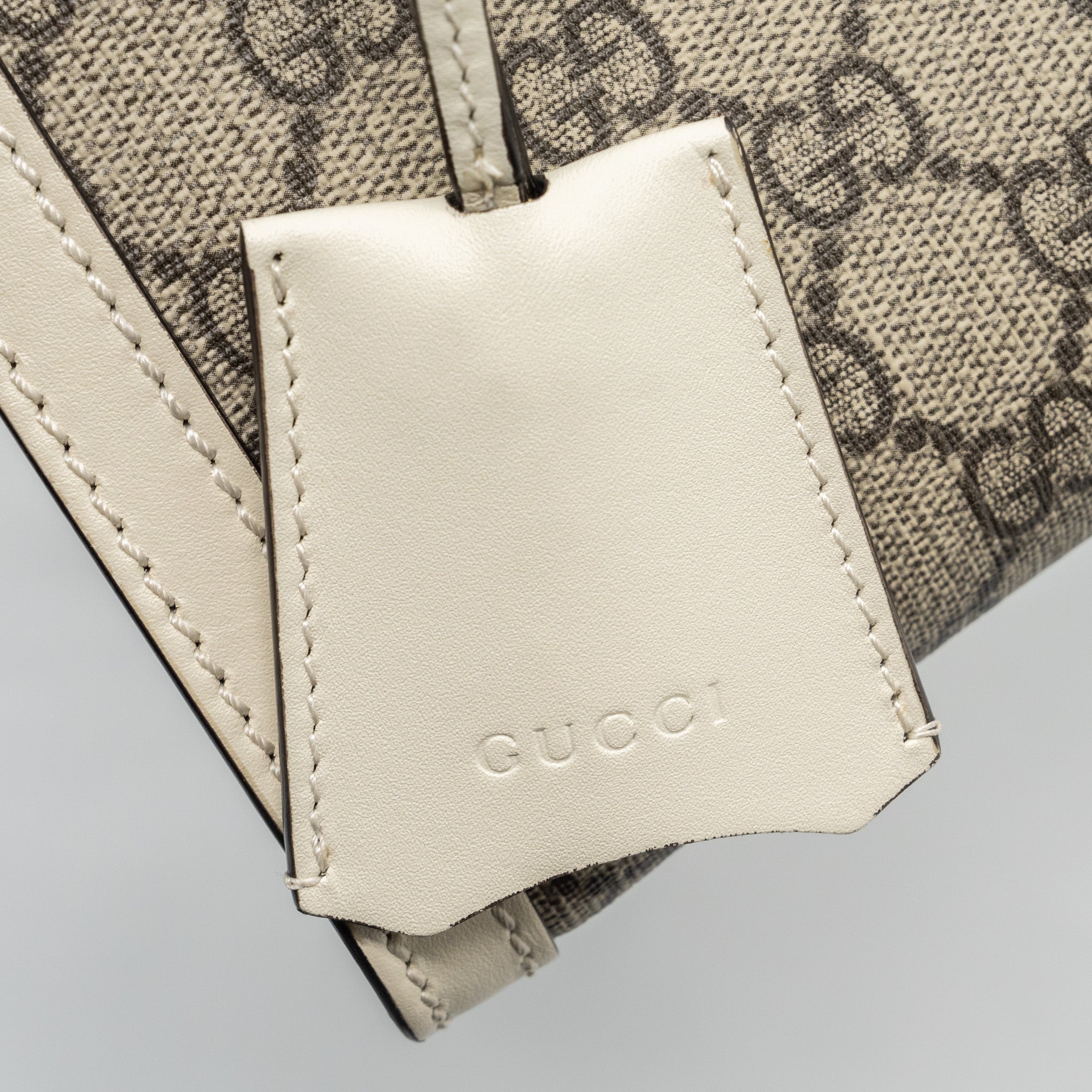 gucci-padlock-small-shoulder-bag-gg-supreme-canvas-white-ghw