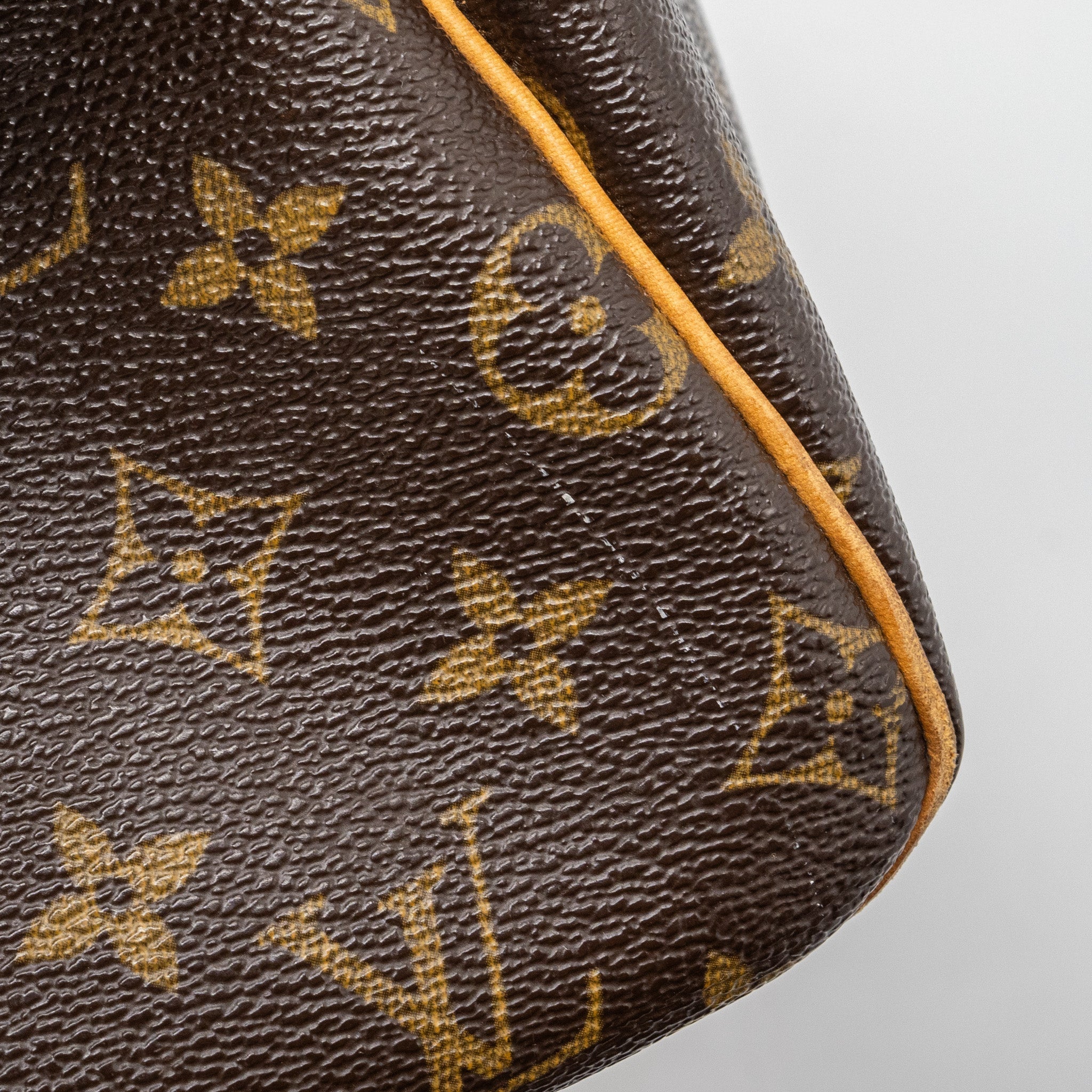 louis-vuitton-speedy-30-monogram-canvas-ghw-8