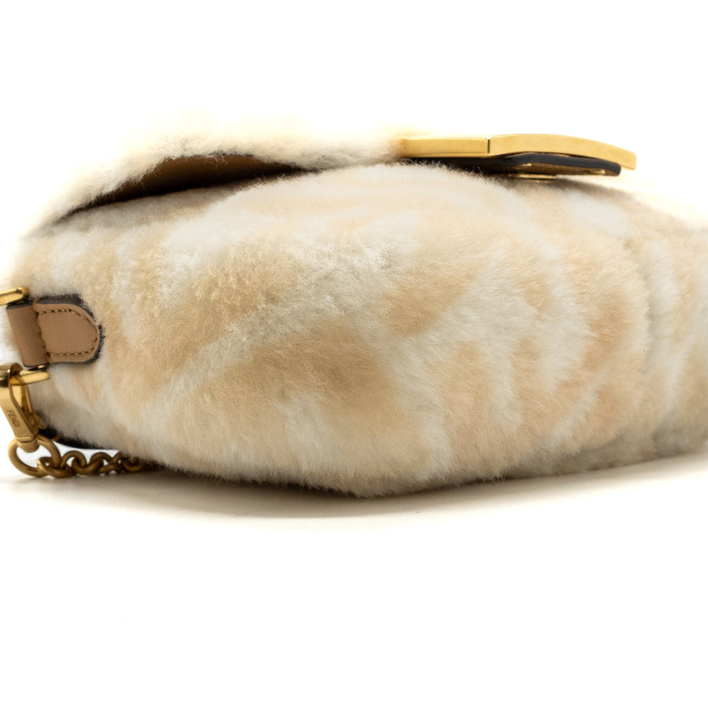 fendi-mini-baguette-sheepskin-beige-white-ghw