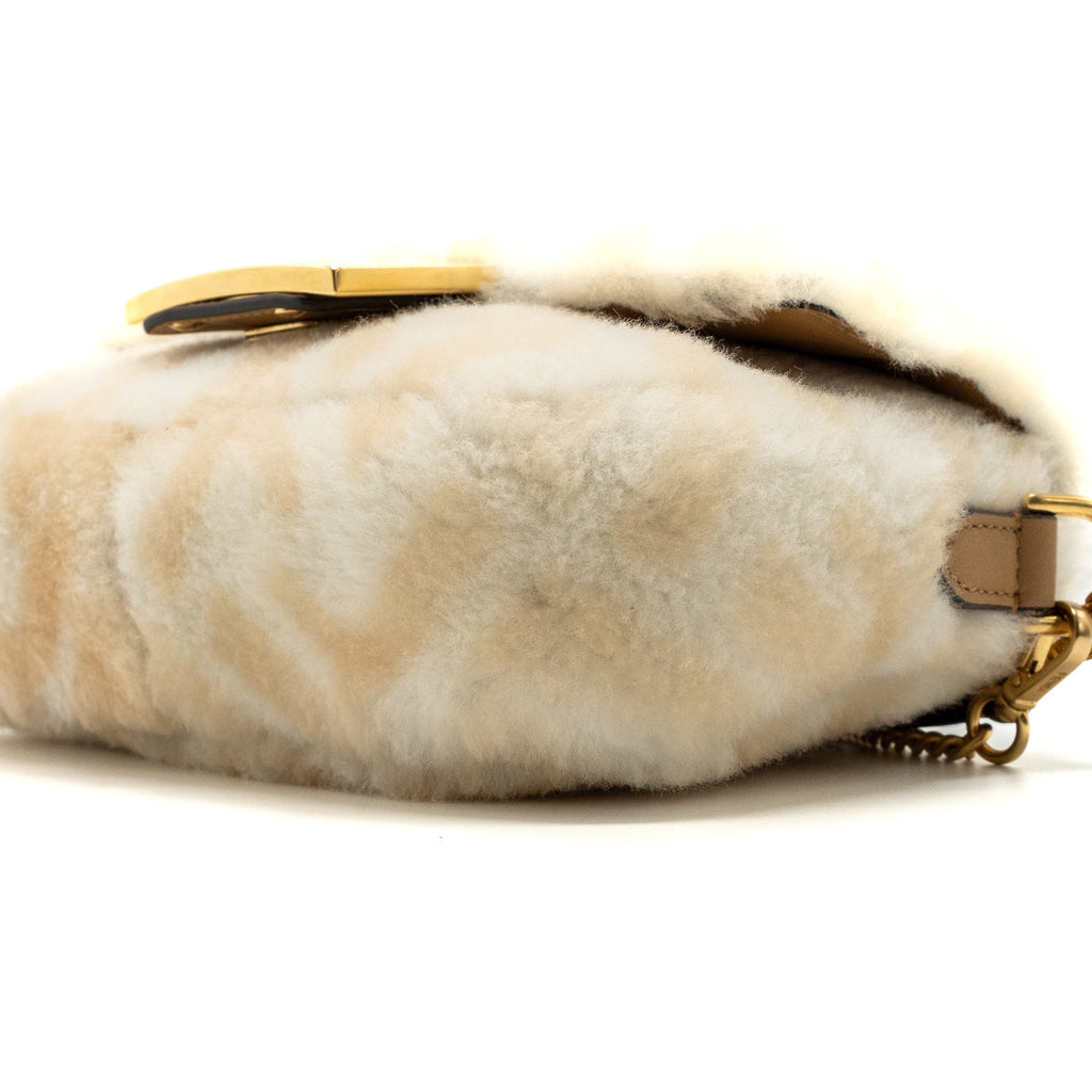 fendi-mini-baguette-sheepskin-beige-white-ghw