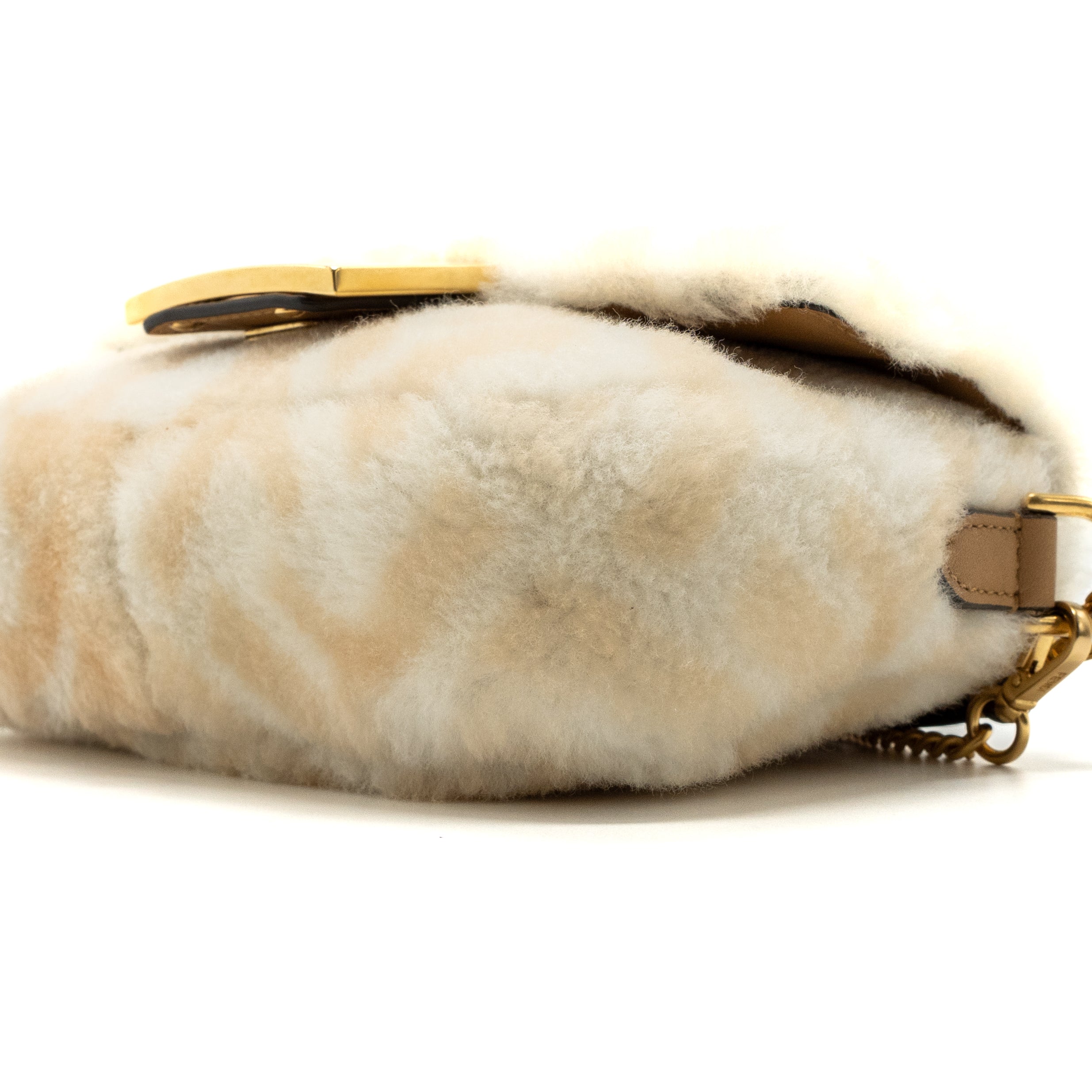 fendi-mini-baguette-sheepskin-beige-white-ghw
