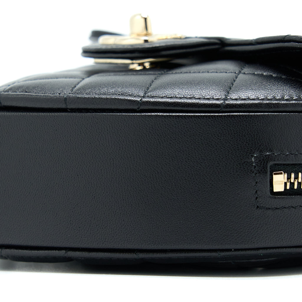 chanel-22s-heart-belt-bag-lambskin-black-lghw-6